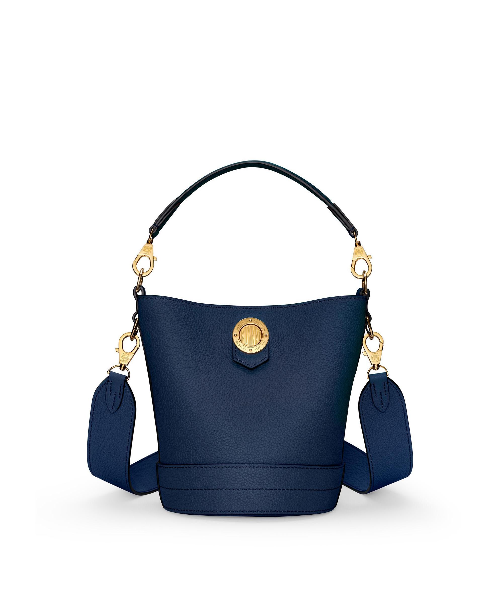 Baluchon深海藍水桶包 NT$98,200 MOYNAT。(MOYNAT提供)