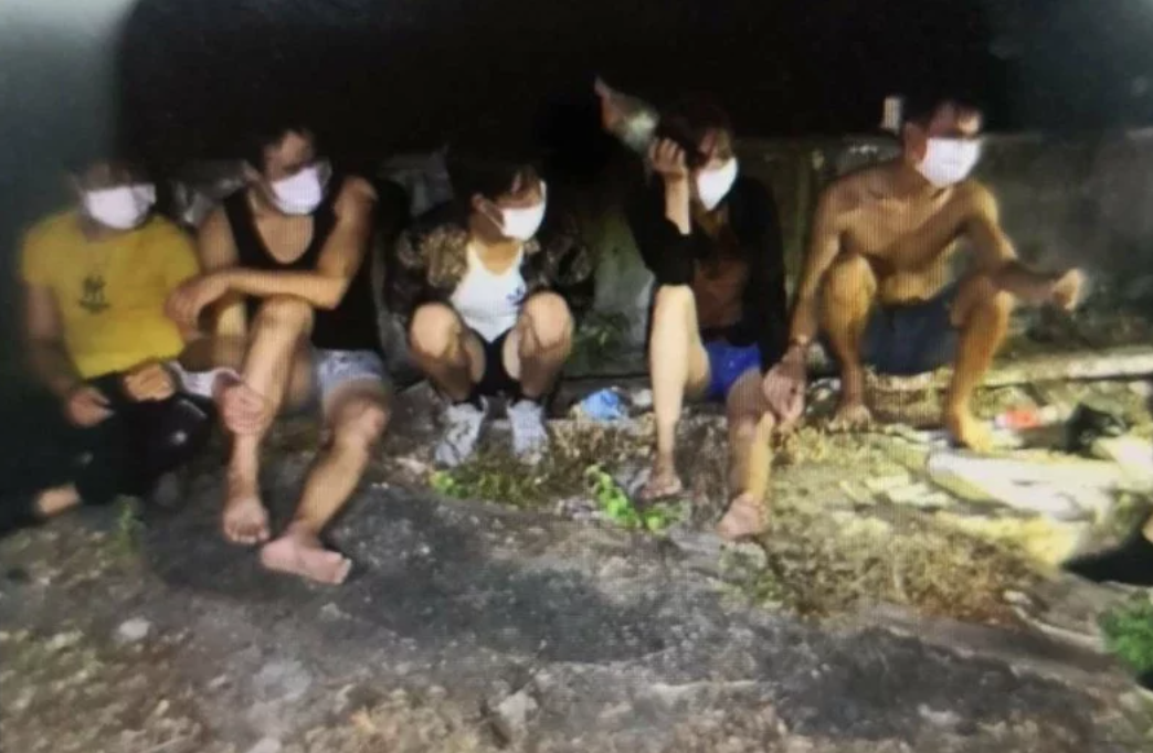 相同的人蛇集團去年9月就曾偷渡35名偷渡客上岸被逮。(海巡署提供)