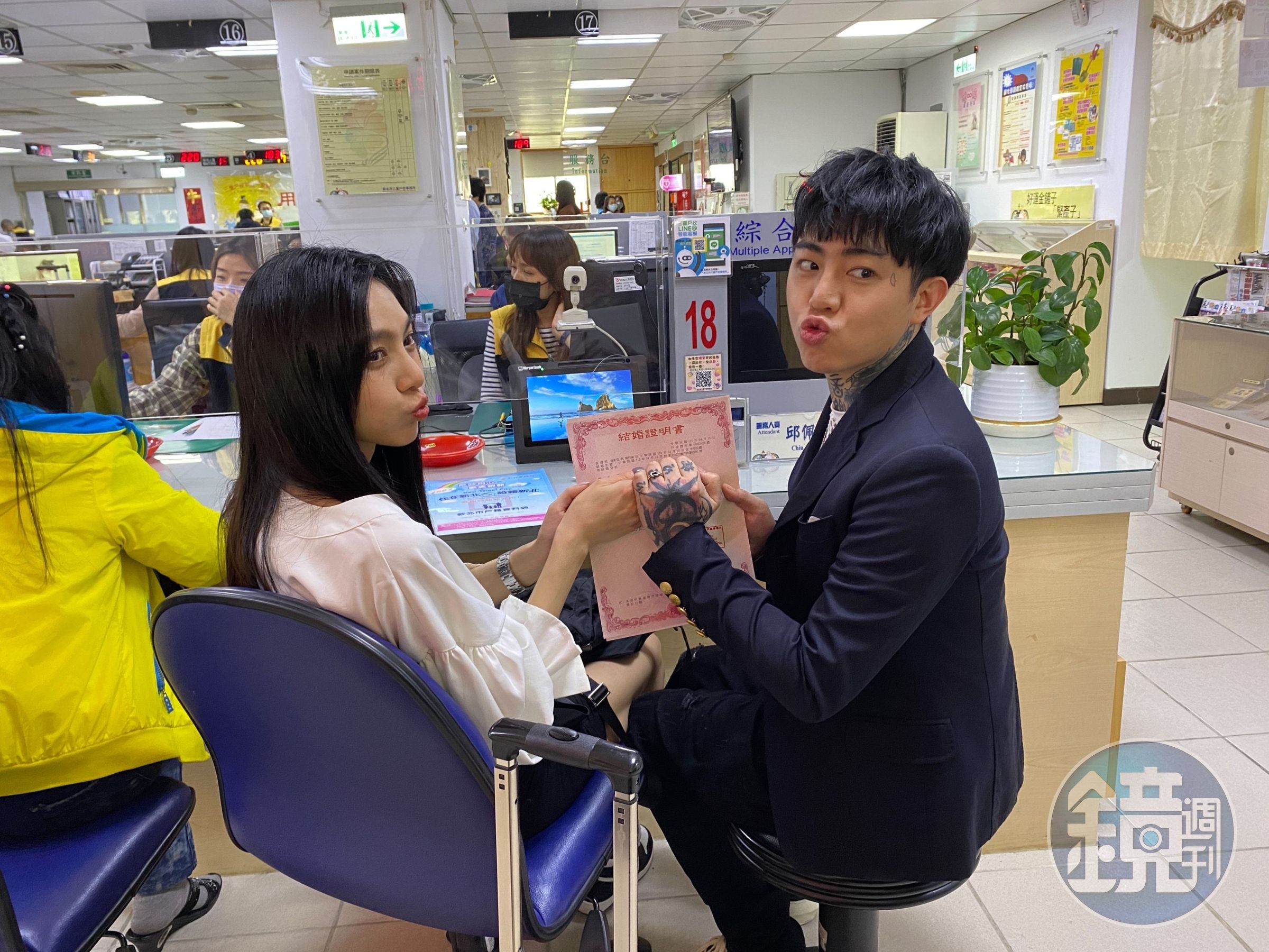 謝和弦選在自己34歲生日這天，與一路陪伴他的莉婭二度走入婚姻。（莉婭提供）