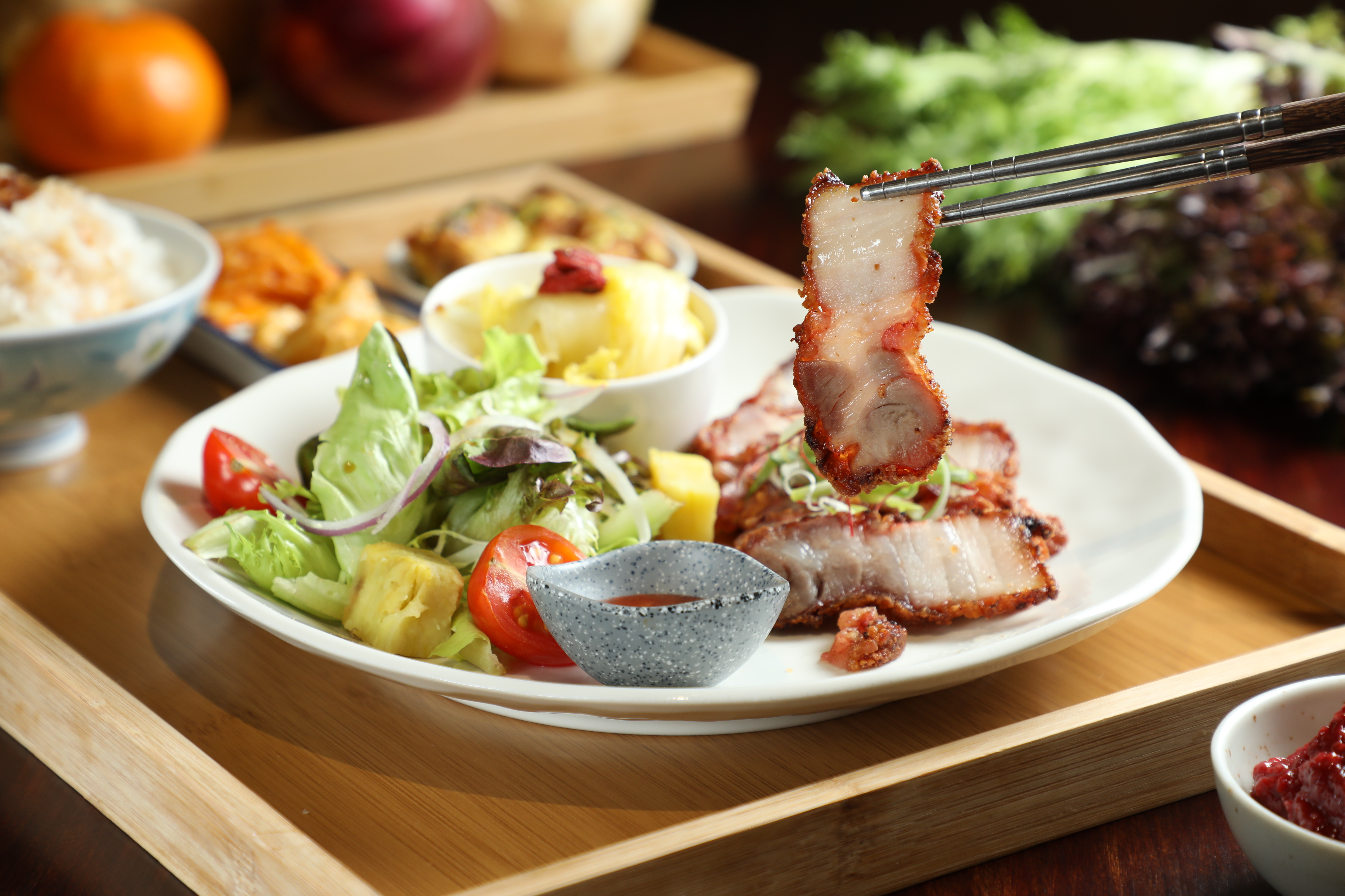 「大腹人家」把台式家常菜做出日式定食的精緻度，頗受附近上班族歡迎。