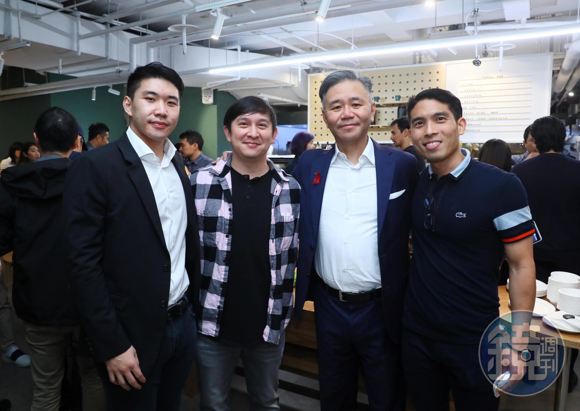 台塑二代、JM Eagle董事長王文祥(右2)、長子王泉德(左1)、Twitch創辦人林士斌(左2)與美國杭茲曼家族投資公司合夥人吳旻格(右一)為台鐵太魯閣號事故發起公益慈善。