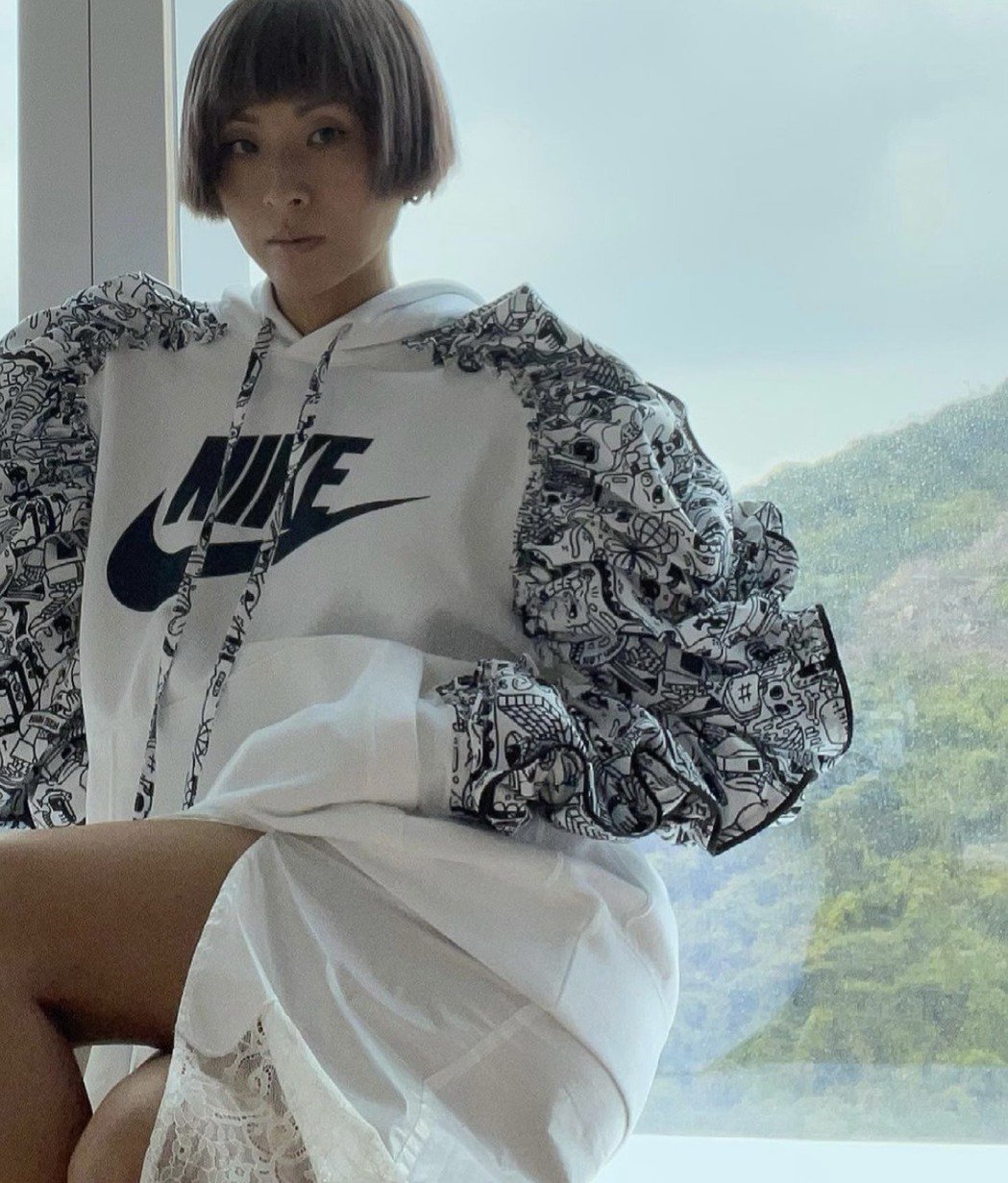 因拒用新疆棉，陳奕迅切割代言10年品牌Adidas，妻子徐濠縈仍持續貼出同拒用新疆棉的Nike穿搭。（翻攝徐濠縈IG）