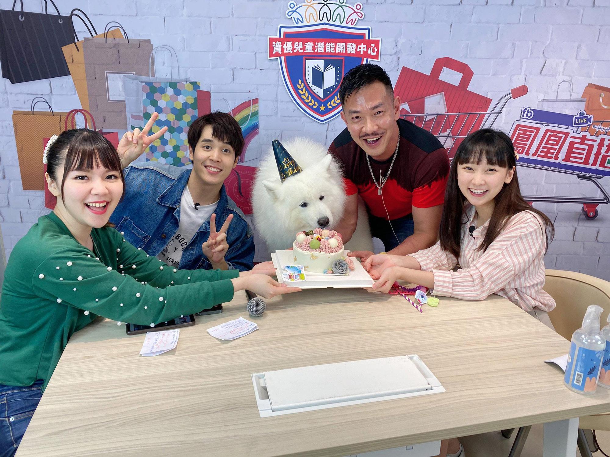 江俊翰帶愛美麗上鳳凰直播《大手牽小手》。主持人左起林星慧、陳彥嘉、吳鈺萱。（民視提供）