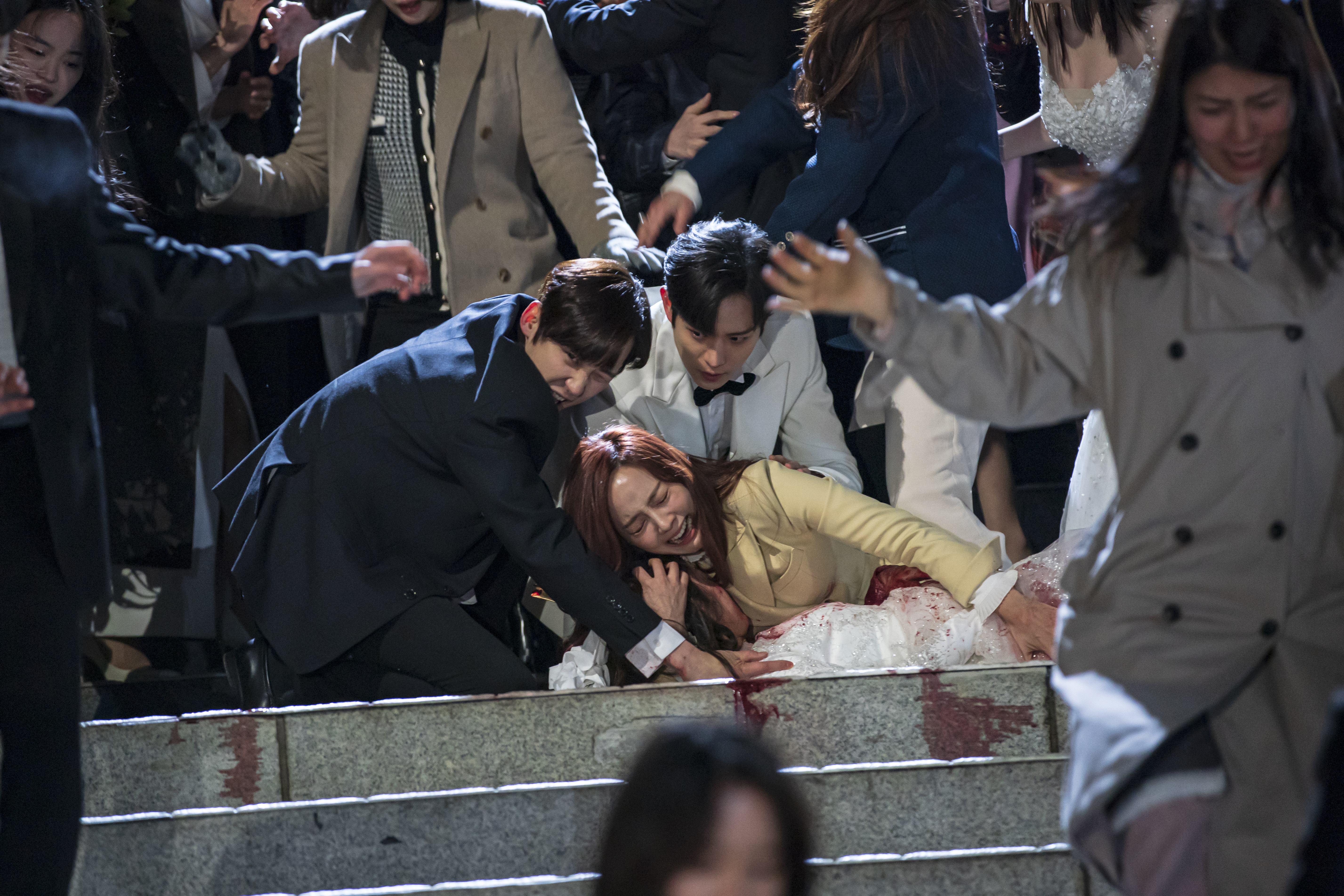 《Penthouse上流戰爭》播出後許多劇情都被提出討論，不少觀眾認為其中細節就是重要線索。（愛奇藝國際站提供）