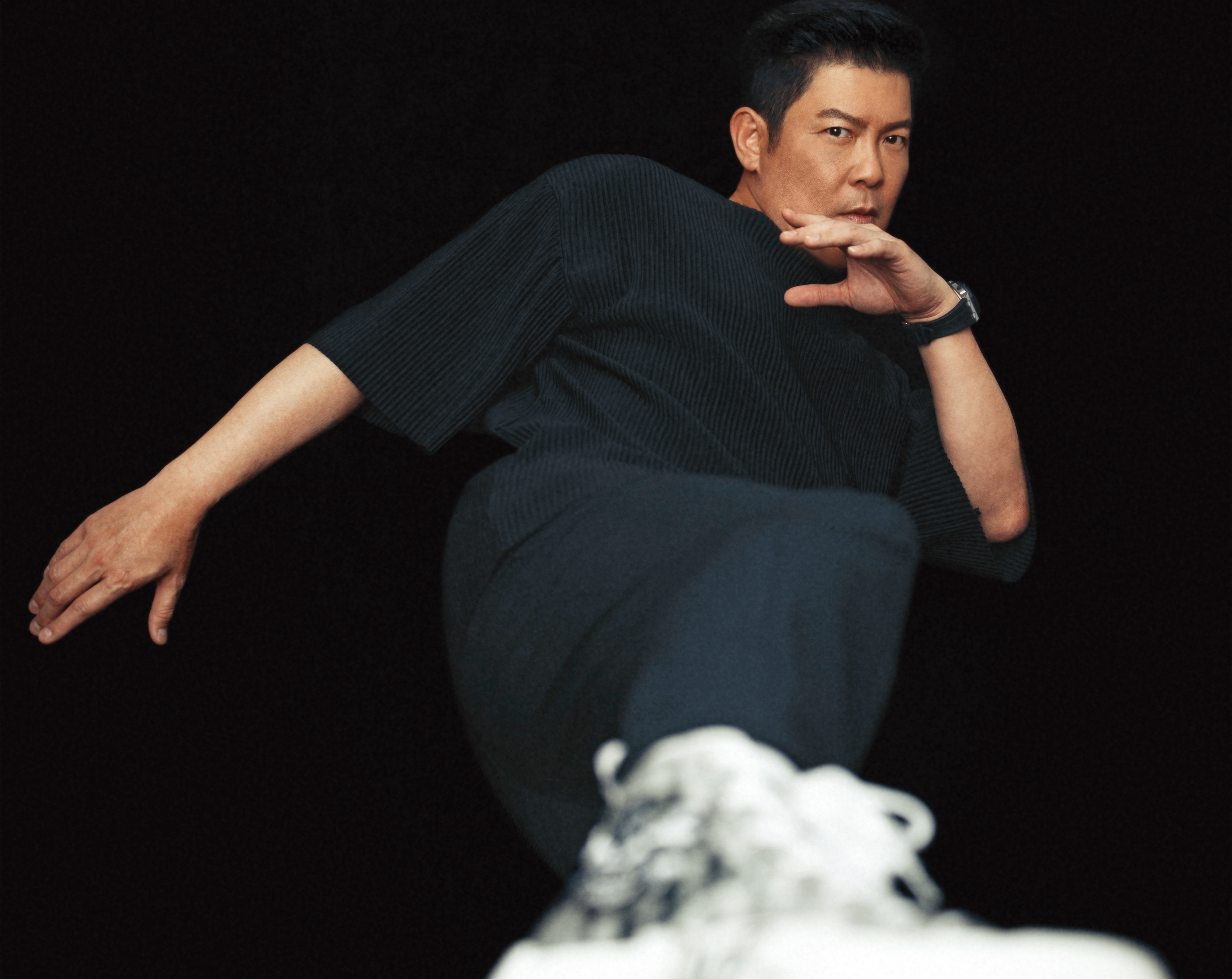 曾國城喜歡幽默看人生。他的經驗是，很多事用幽默感可以輕鬆化解，據理力爭或許能有同樣的結果，但過程絕對不同。