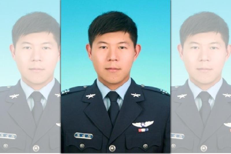 上尉飛官潘穎諄在搜救多日後終於今日尋獲。（國防部新聞中心提供）