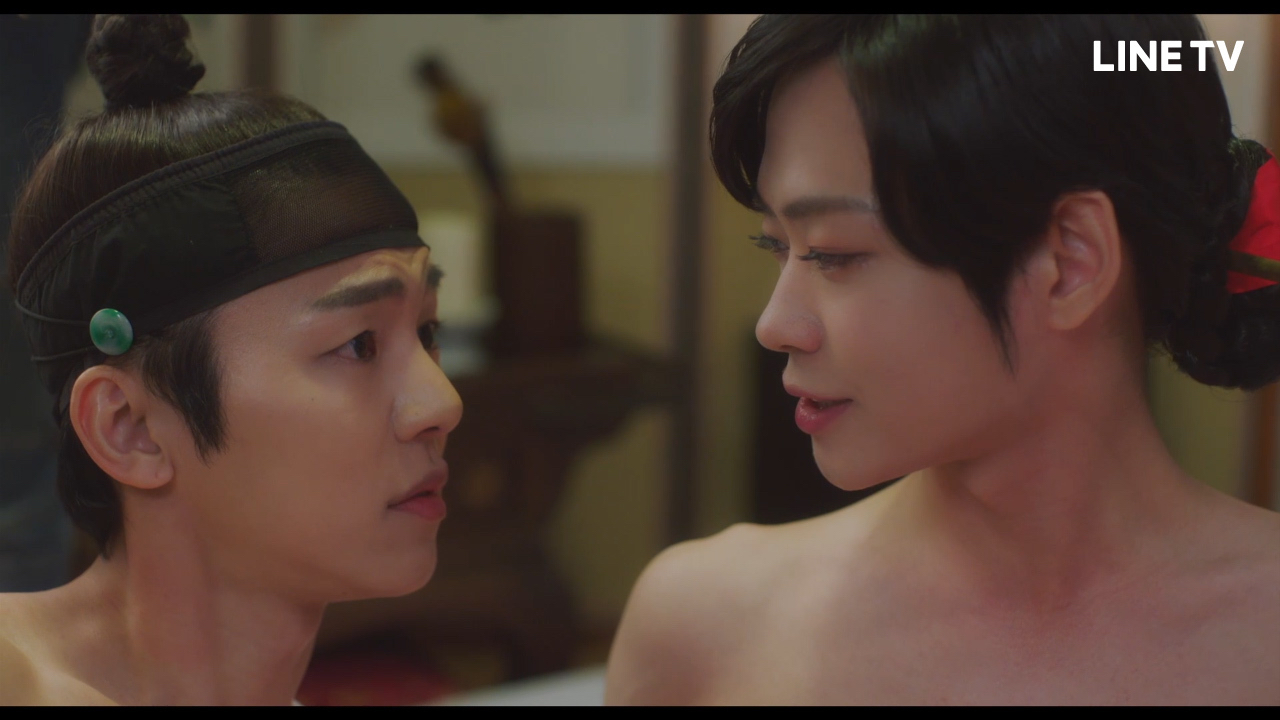 李洗賑（右）特地減重，完美詮釋「嬌妻」角色。（LINE TV提供）