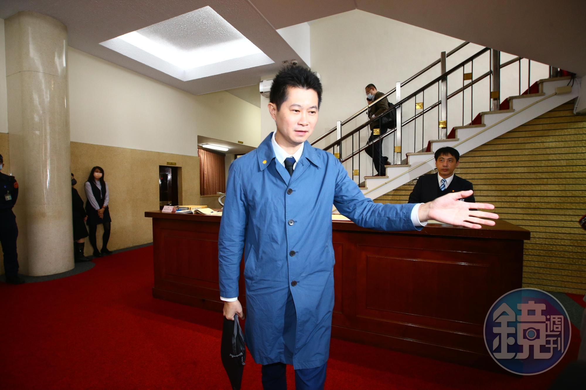 前行政院發言人丁怡銘因為失言風波下台後,今傳依然在政院擔任要職。(本刊資料照)