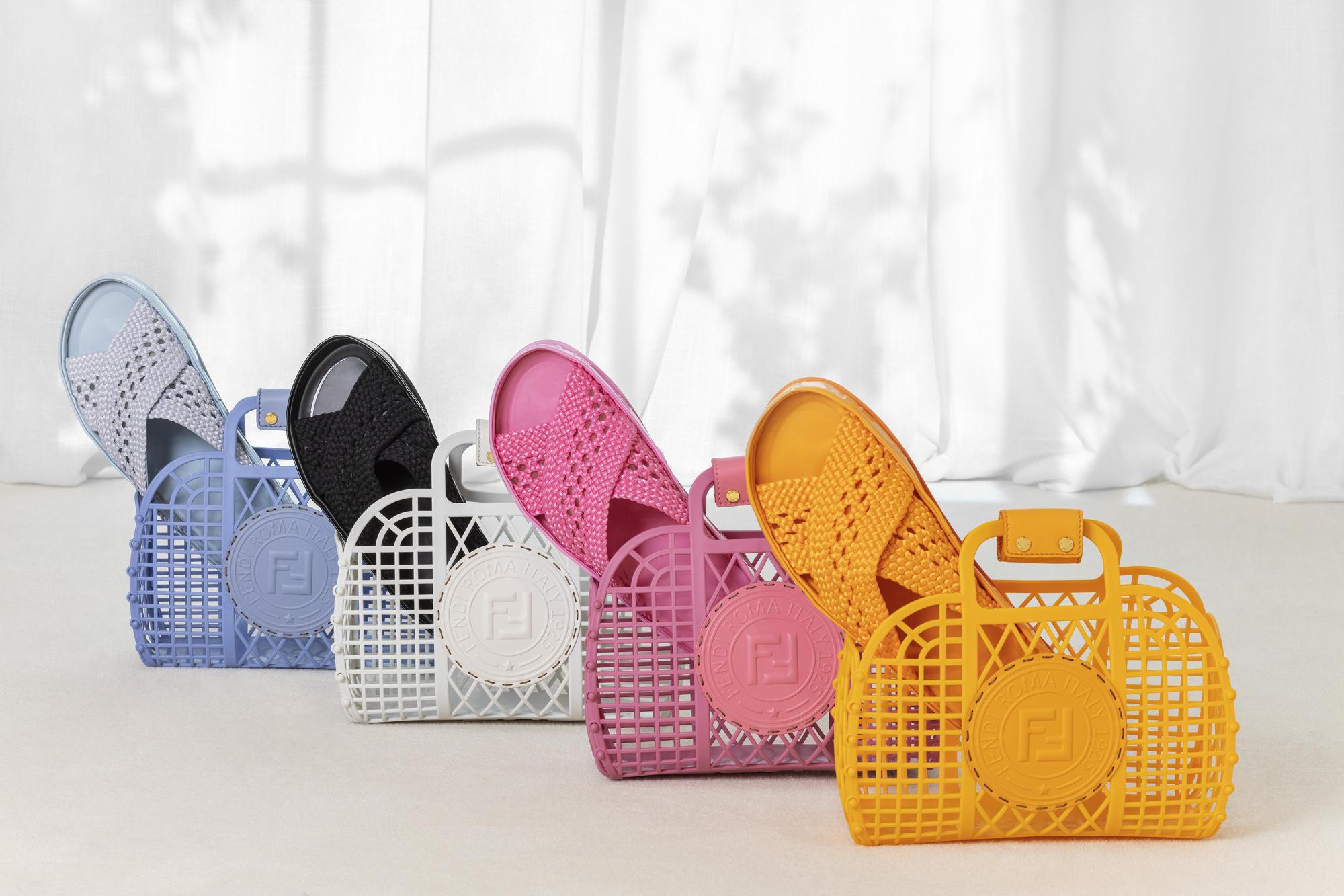 FENDI Small Basket造型包款推出多種亮麗的色系,NT$20,500。(FENDI提供)