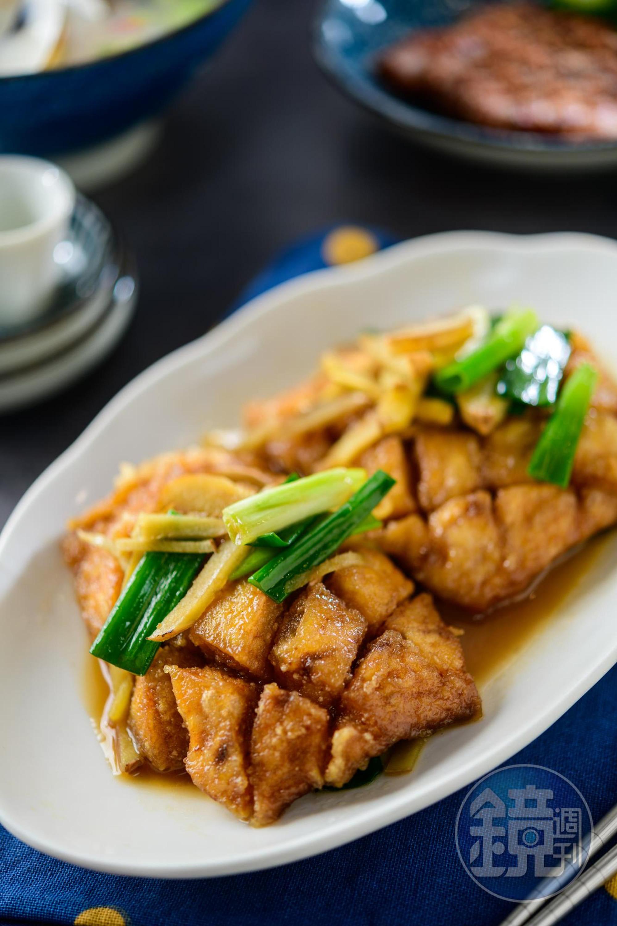 家常味十足的「紅燒鬼頭刀」魚肉扎實飽滿，林楊說，鬼頭刀極具營養價值，可稱為「魚界的雞胸肉」。（220元／份）