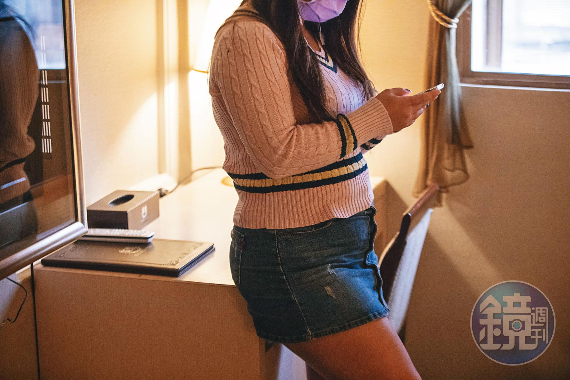 小可為顧及進入青春期的兒女,同時經營保養品牌,希望能在30歲前脫離性產業。