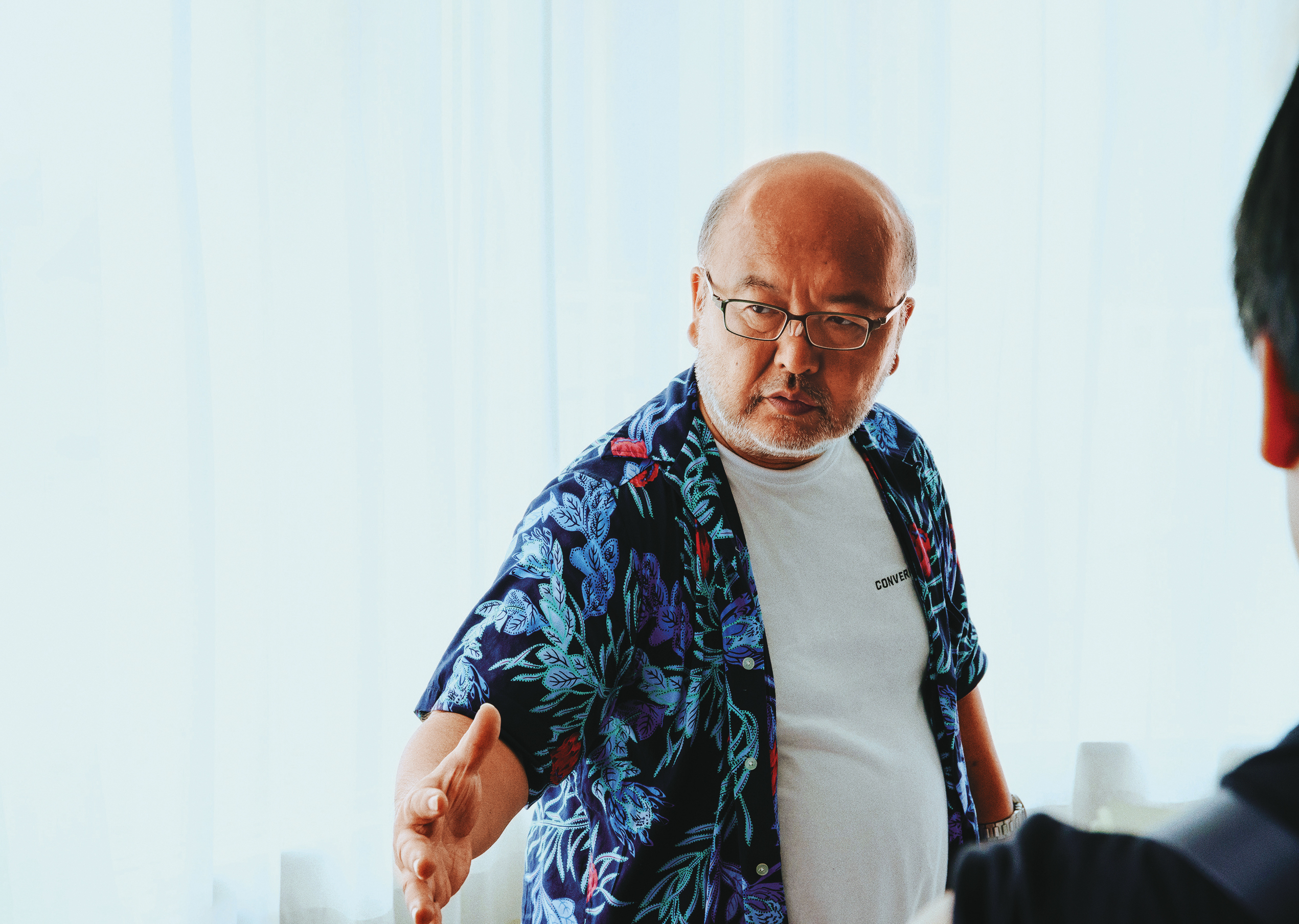 導演佐藤東彌是日劇《嬌妻出沒注意》的粉絲，相當謹慎看待電影版的拍攝，盼能回應觀眾期待。（日本電視台提供）