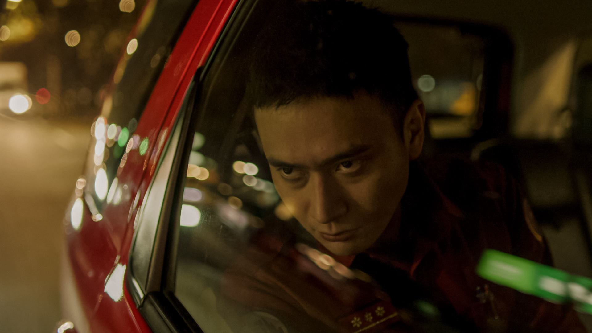 劉冠廷在《火神的眼淚》中工作面臨挫折情緒掙扎。（公共電視、myVideo提供）