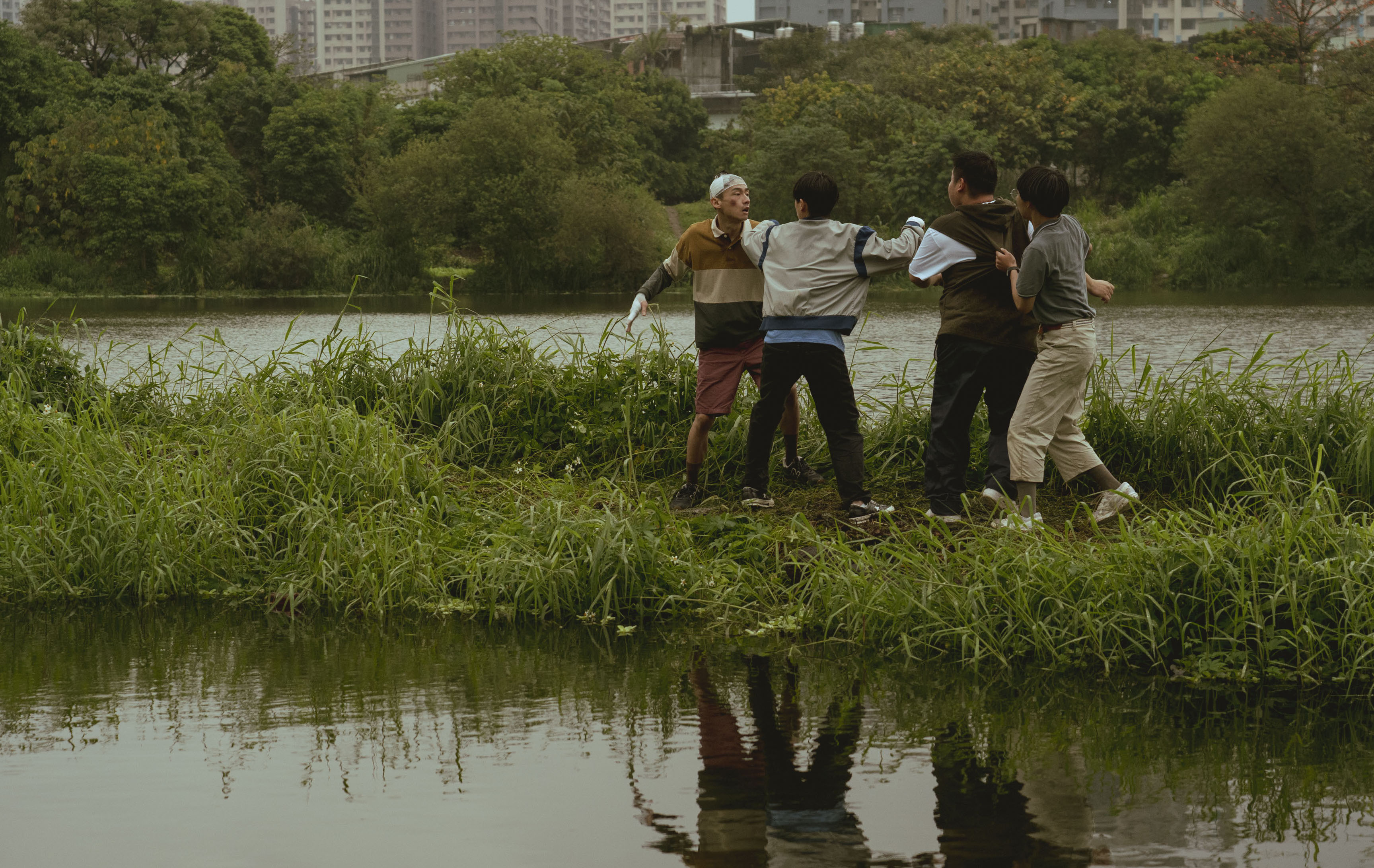 《池塘怪談》工作照。（金盞花大影業提供）