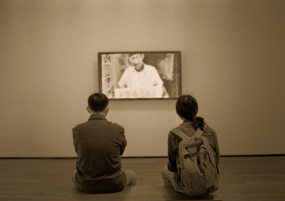 導演黃邦銓的《紅茶時光——通照光》挑戰以紅茶沖洗底片,音樂家林強則將於現場同步配樂,共同賦予膠卷影像嶄新的風貌。 (TIDF提供)