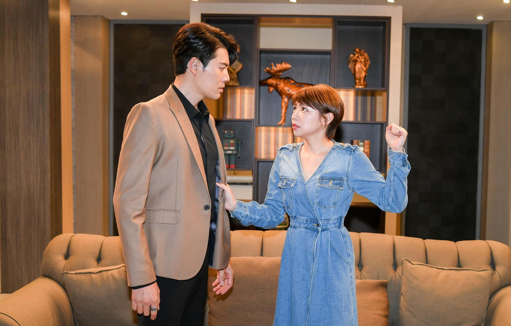 余秉諺(左)、曾智希(右)兩人在戲中的關係越來越疏離。(圖/三立提供)