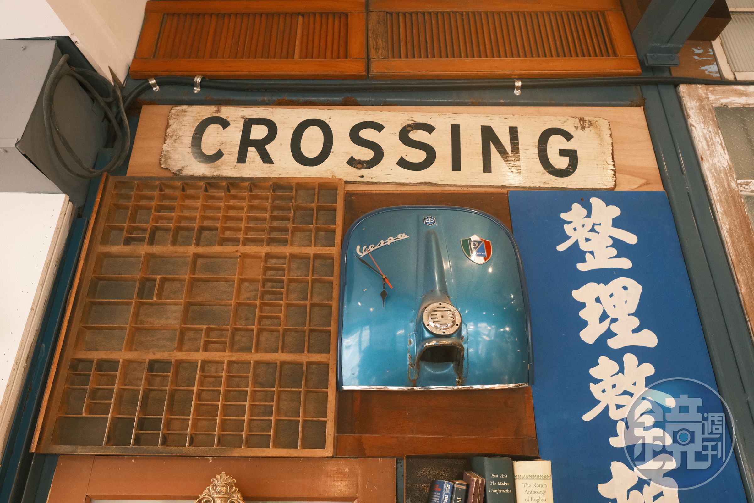 偉士牌車身也可以當成時鐘，擺在牆上倒也挺合適。