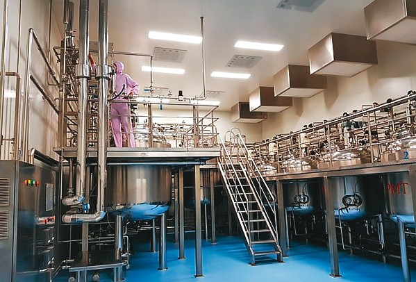 帝斯藥廠(圖)經營權被康友詐騙案主嫌王命亮的表哥奪走,自救會懷疑左手搬右手,全案另藏共犯。(康友提供)