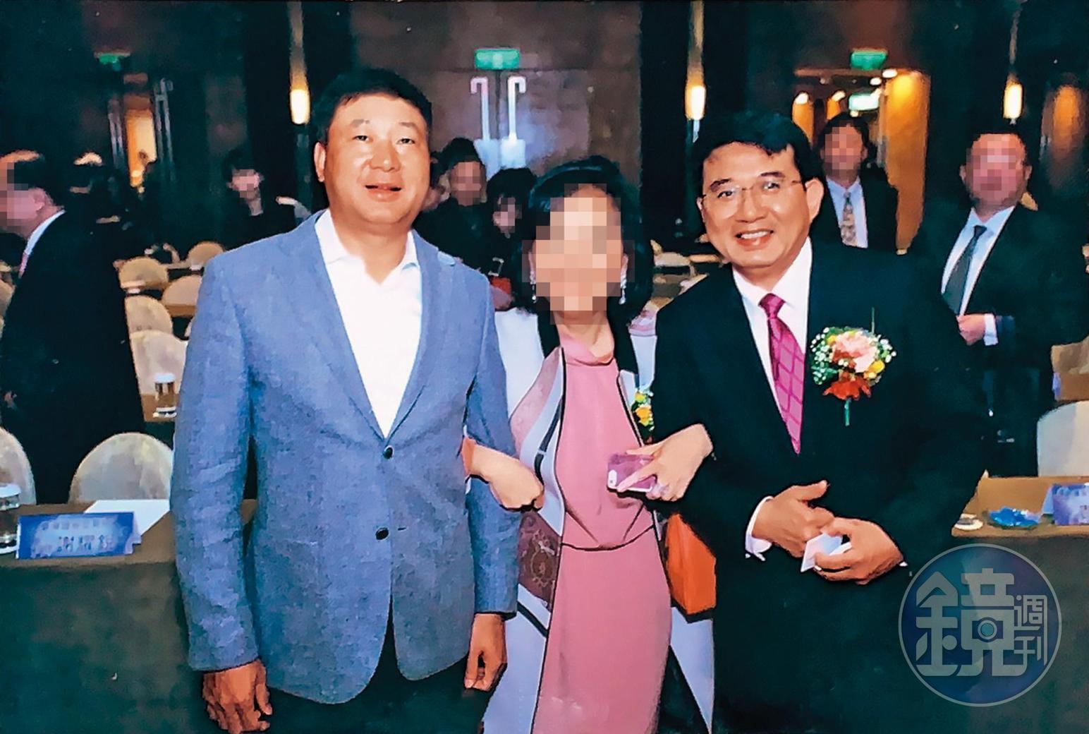 中國地產大亨王命亮(左1)與康友前任董事長黃文烈(右1)涉嫌聯手掏空康友,已遭北檢發布通緝。(讀者提供)
