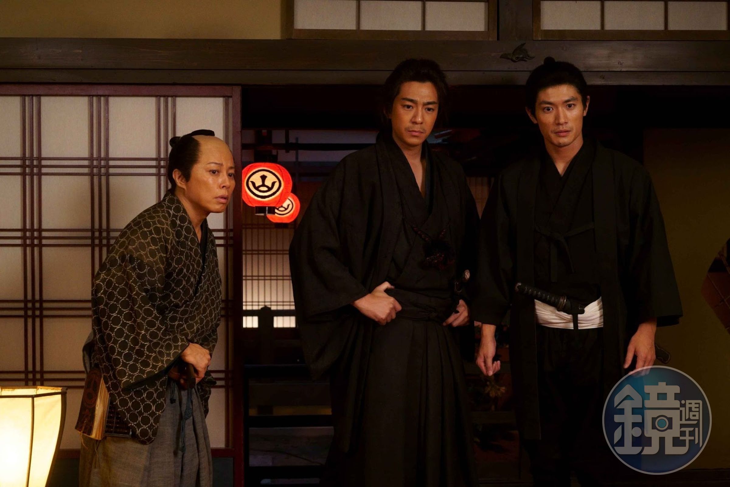 三浦春馬（右起）和好友三浦翔平、西川貴教一起合作電影《天外者》，他飾演對日本經濟基礎有極大貢獻的偉人五代友厚。（天馬行空提供）