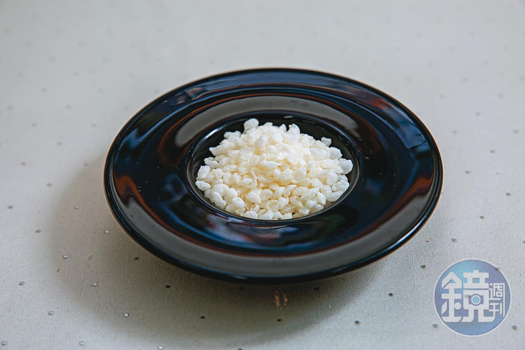 除了生產玉米、麥片等穀物，鈺統也將台灣米製成米脆粒，深受外國人喜愛。