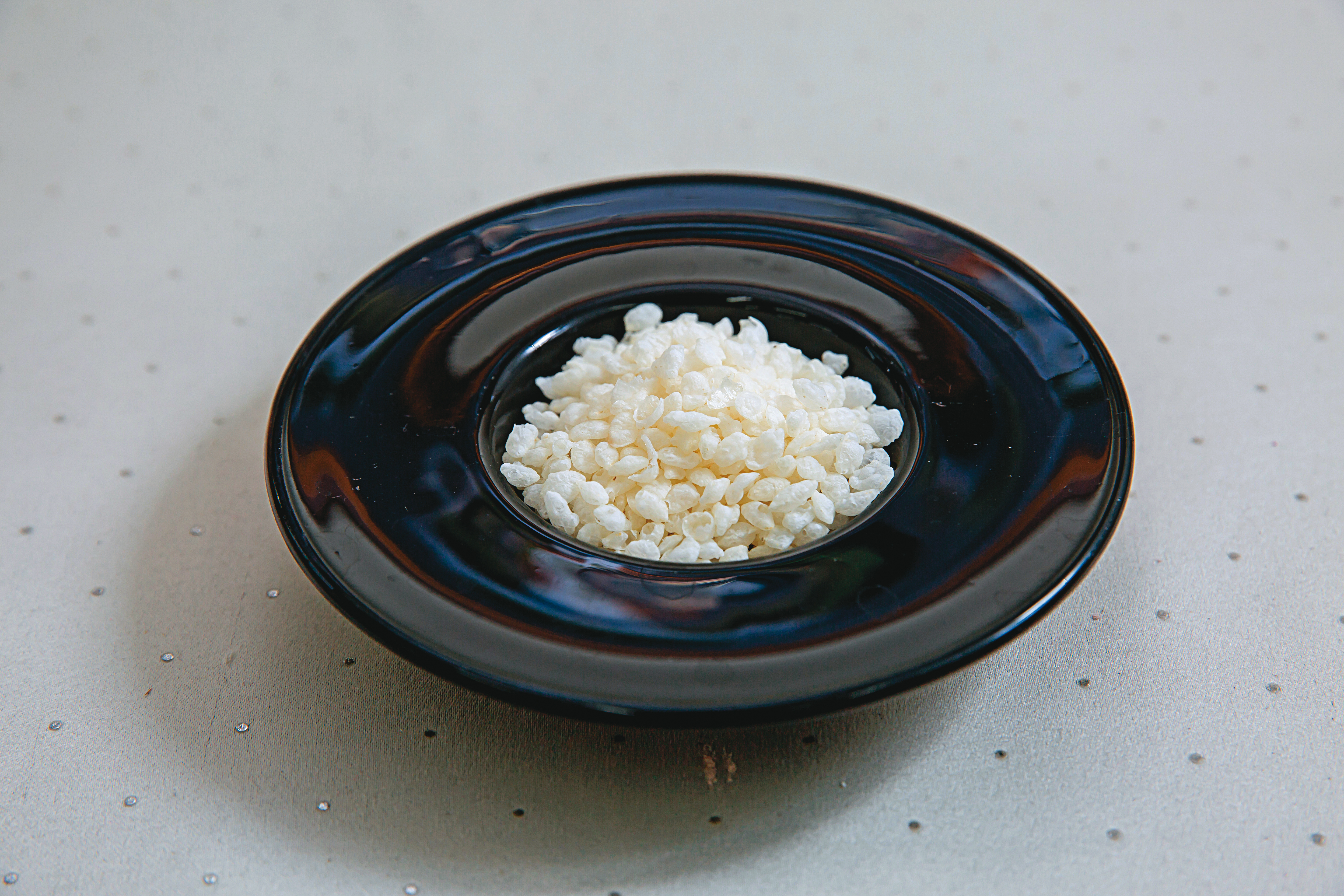 除了生產玉米、麥片等穀物，鈺統也將台灣米製成米脆粒，深受外國人喜愛。