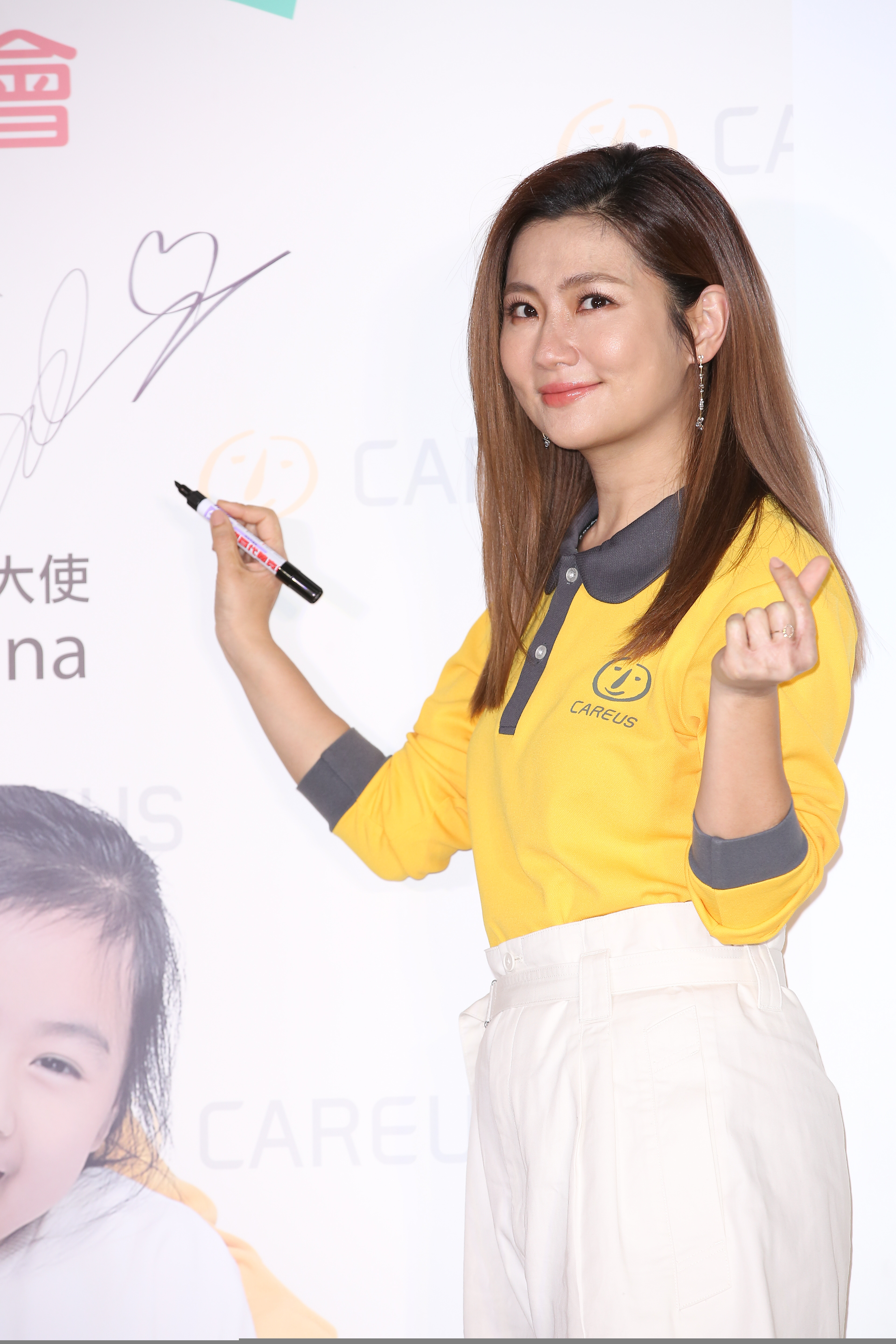 目前單身的Selina,之前曾與小鮮肉約會,但已無下文。