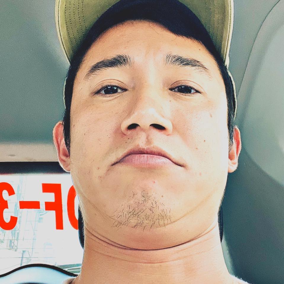 現年38歲的吳慷仁常為角色增胖或暴瘦，還在9個月內體重劇烈變動達31公斤之多。（翻攝自吳慷仁臉書）