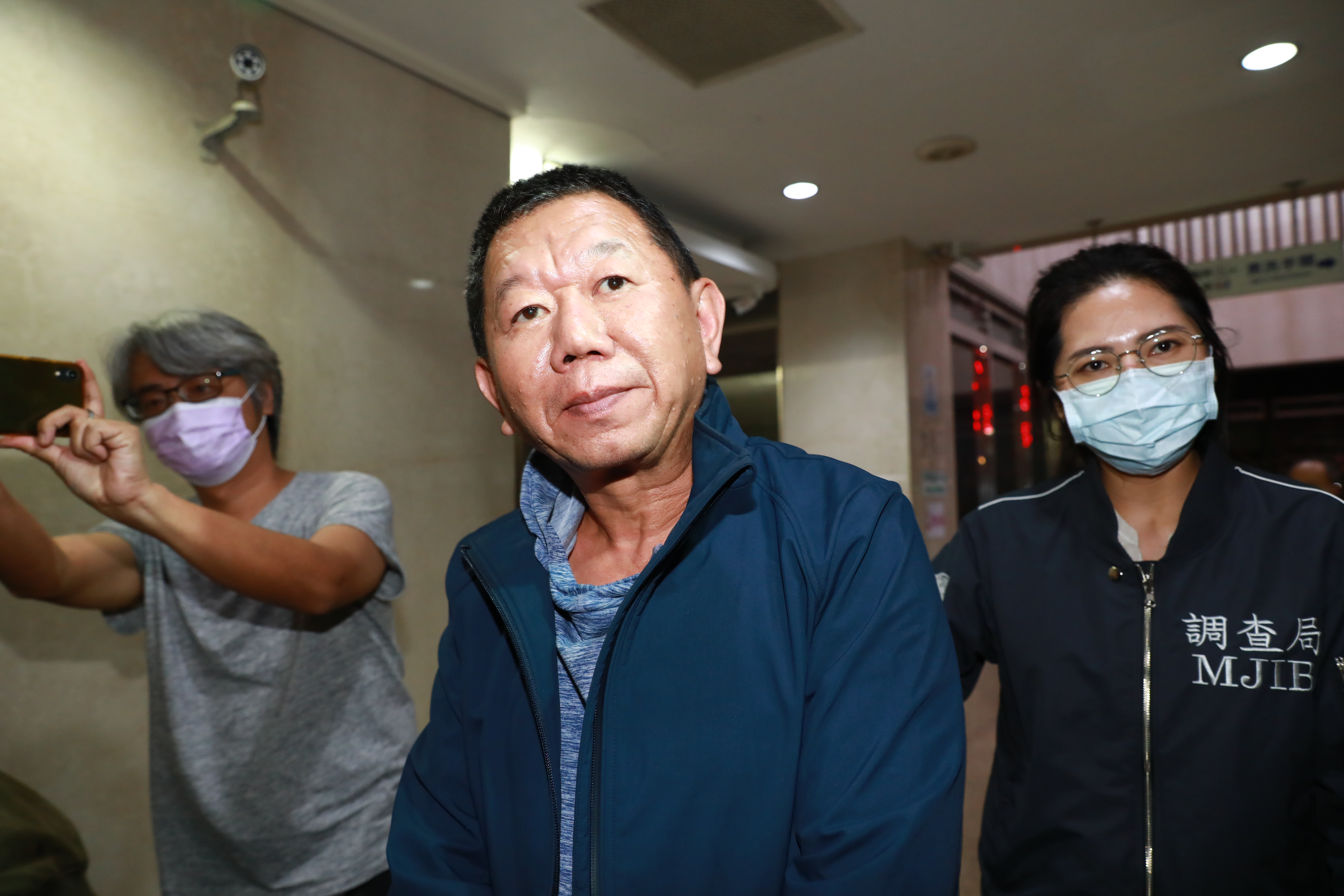 檢方懷疑康友現任董事長陳民郎涉嫌炒股拉抬股價，已違反證交法將他聲押禁見。