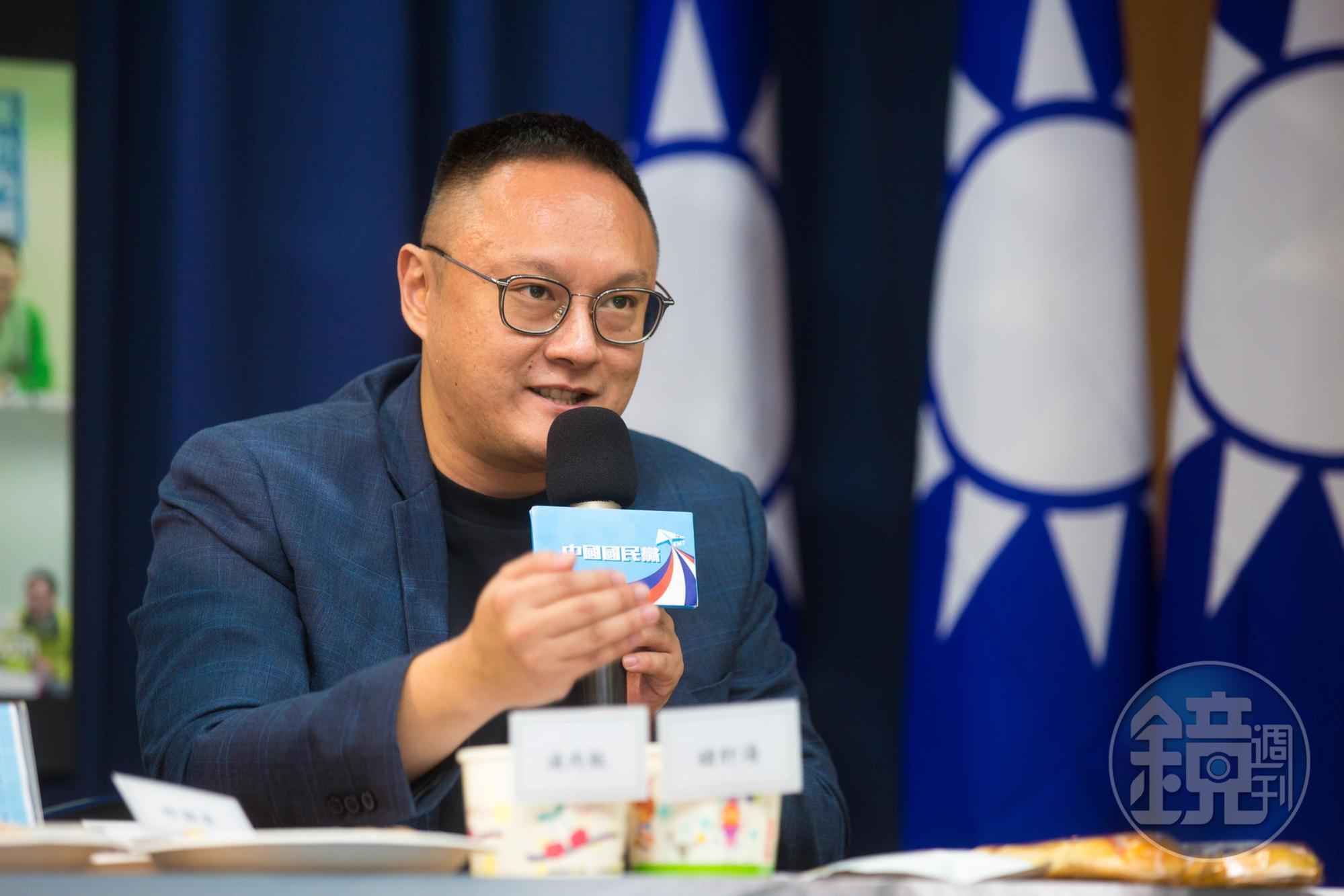 前高雄市新聞局長鄭照新表示,YouBike2.0是前高雄市長韓國瑜執政不到2年的團隊所達成的業績,直言「2年贏10年」。(本刊資料照)