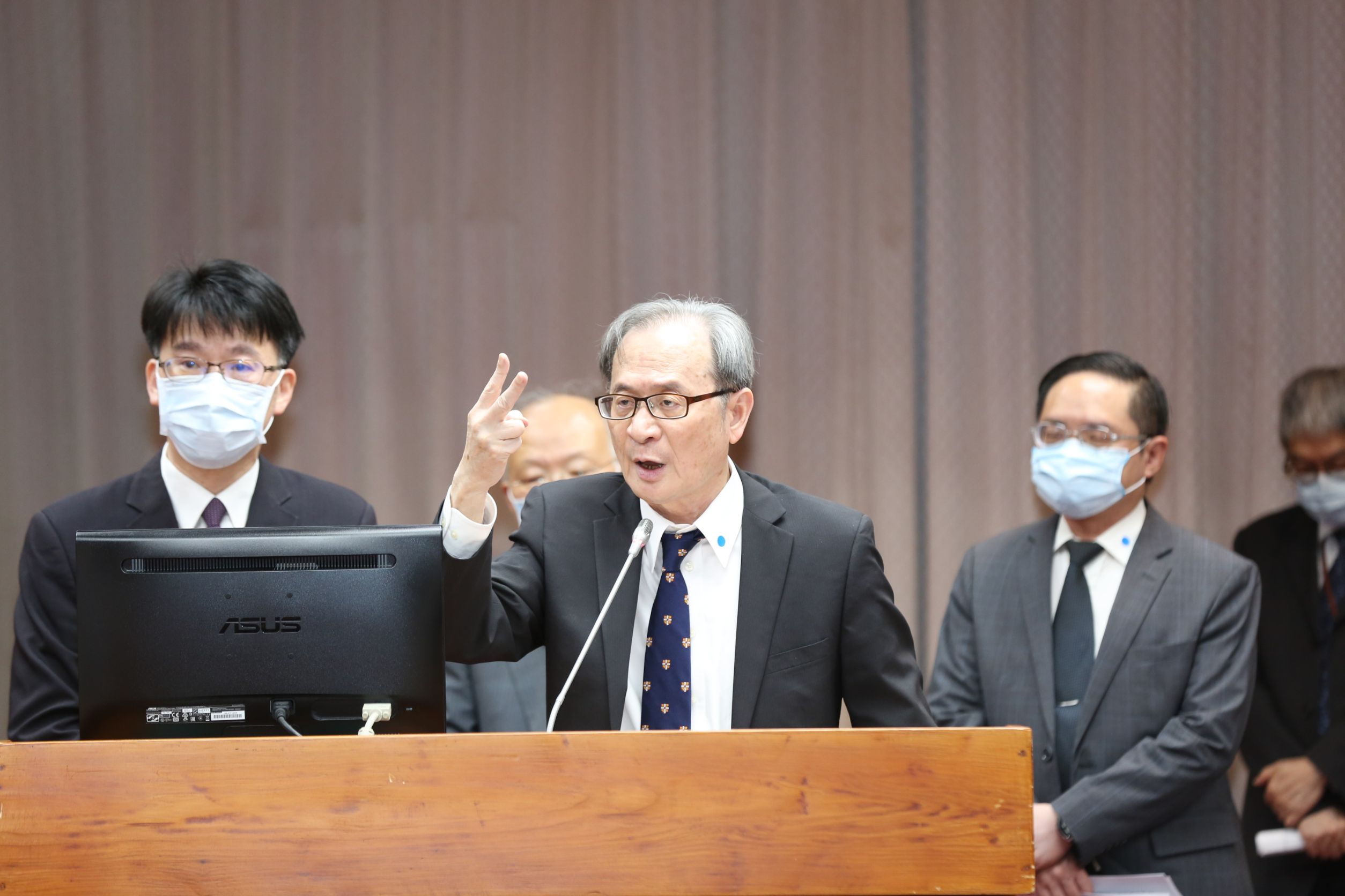 原能會主委謝曉星今表示,核廢水不適合飲用。