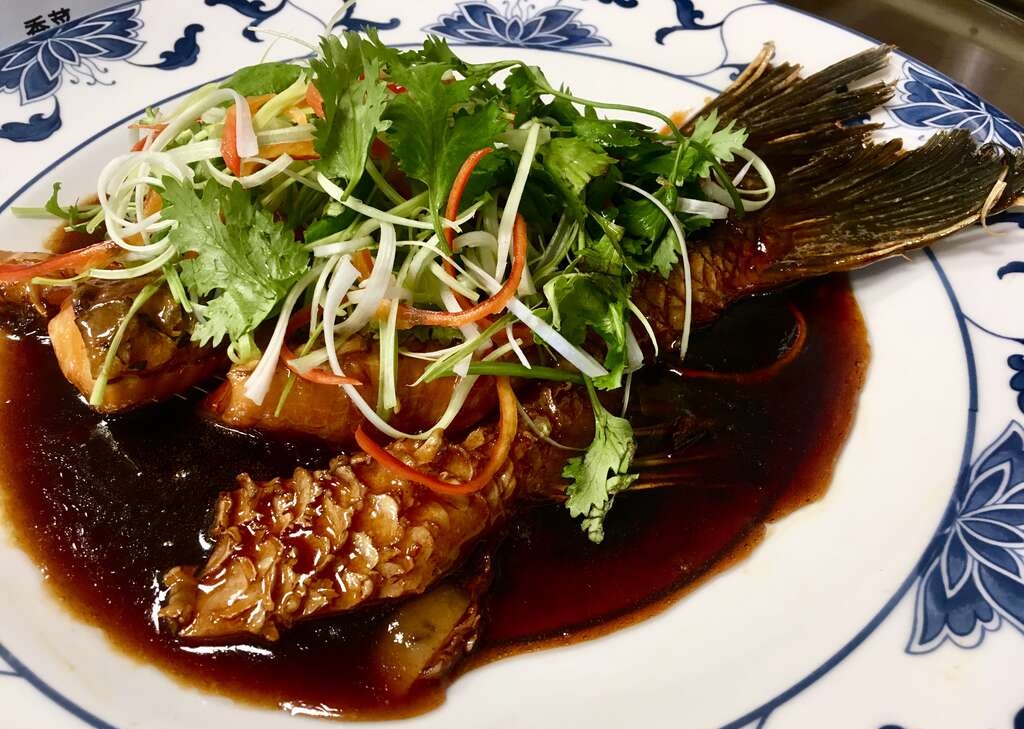 全台旱象持續，石門水庫附近的水產業者幾乎無魚可捕，讓「活魚三吃」這道招牌料理出現供應危機。（示意圖，翻攝自桃園觀光導覽網）