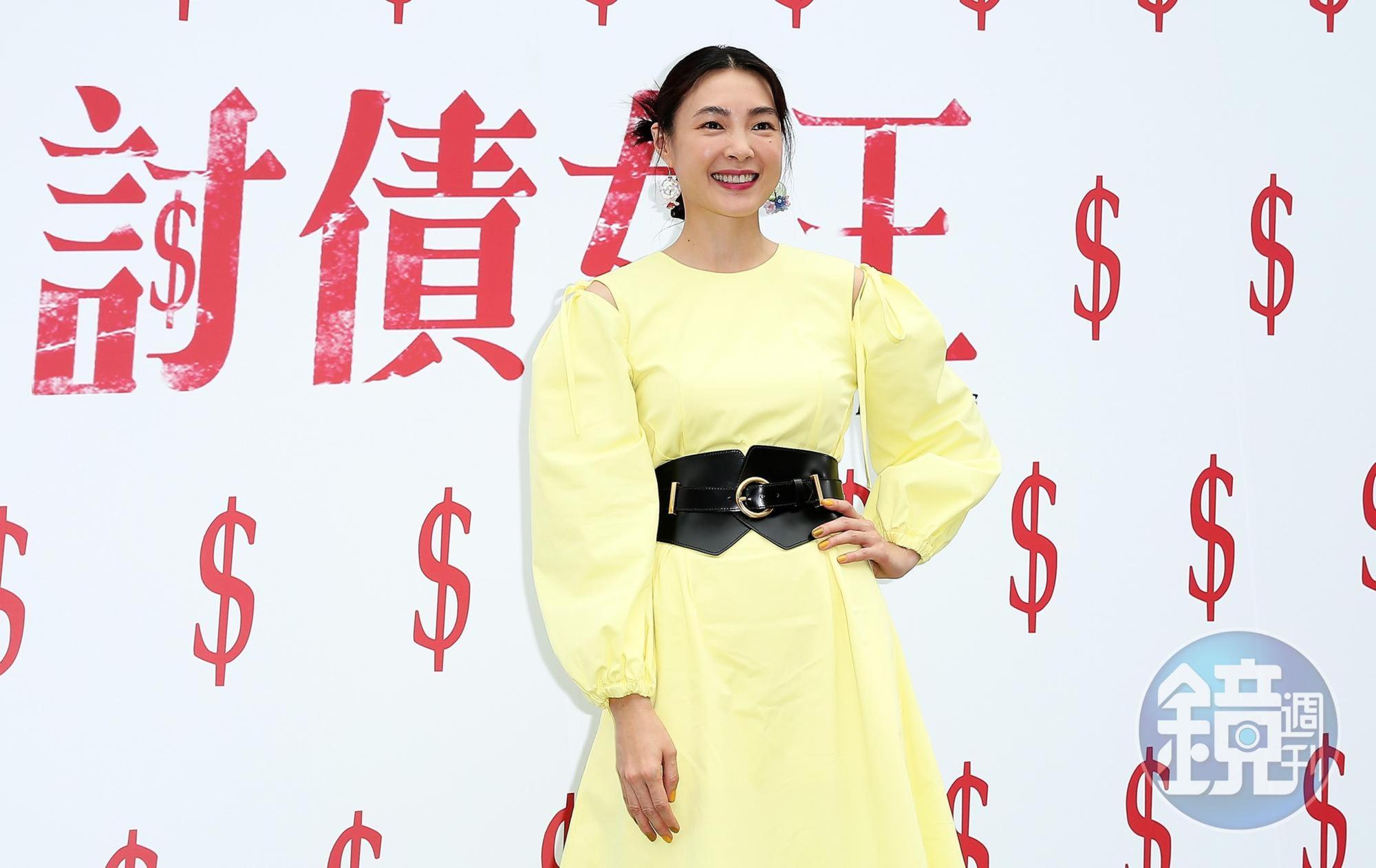 曾珮瑜在《討債女王》裡首度挑戰扮演孝女白琴跟生孩子的劇情。