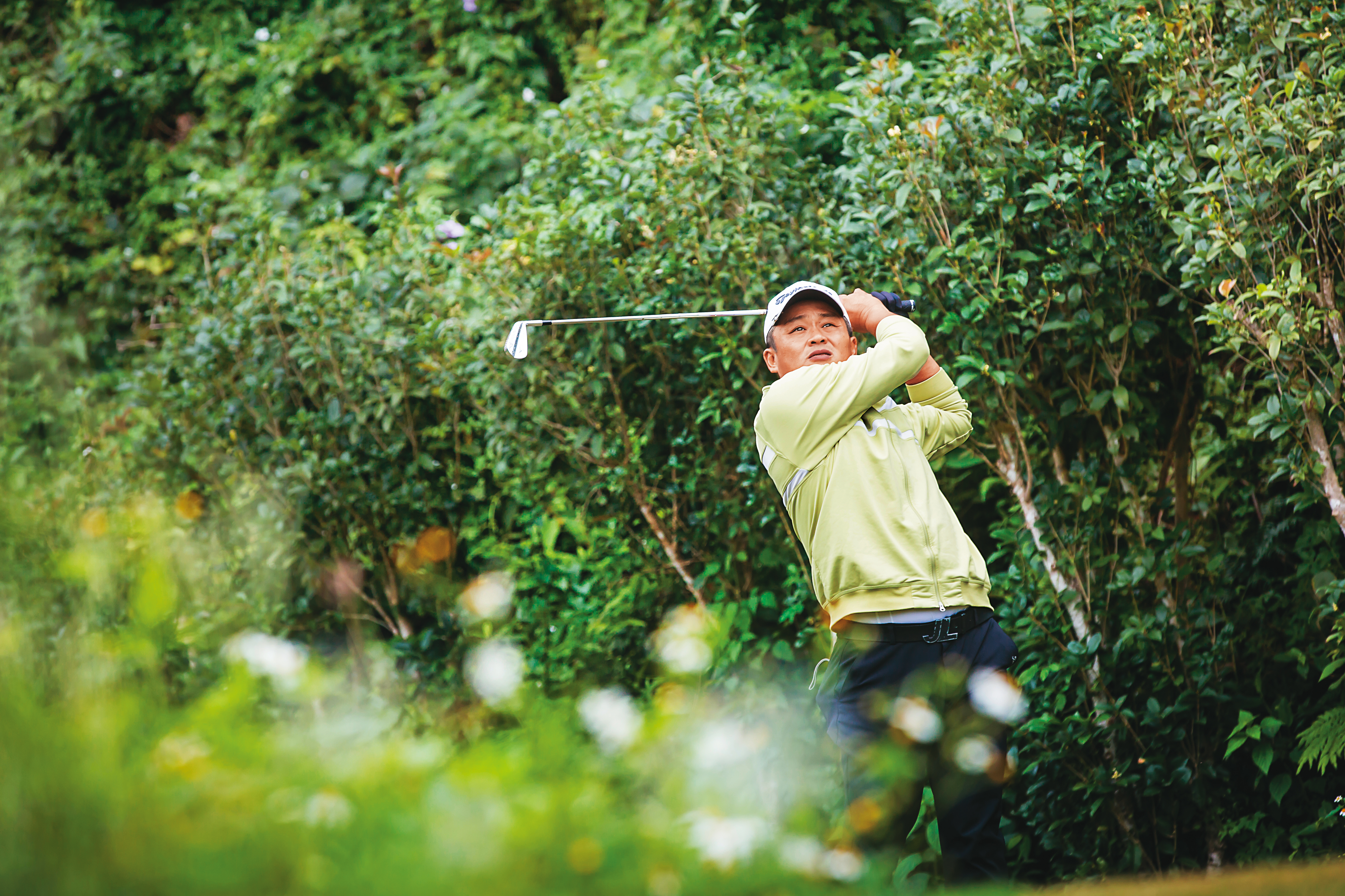 因假球案墜落的前職棒球星張誌家，去年父親意外過世後，決定重新振作。他重拾高爾夫球桿，9月將考職業選手資格。