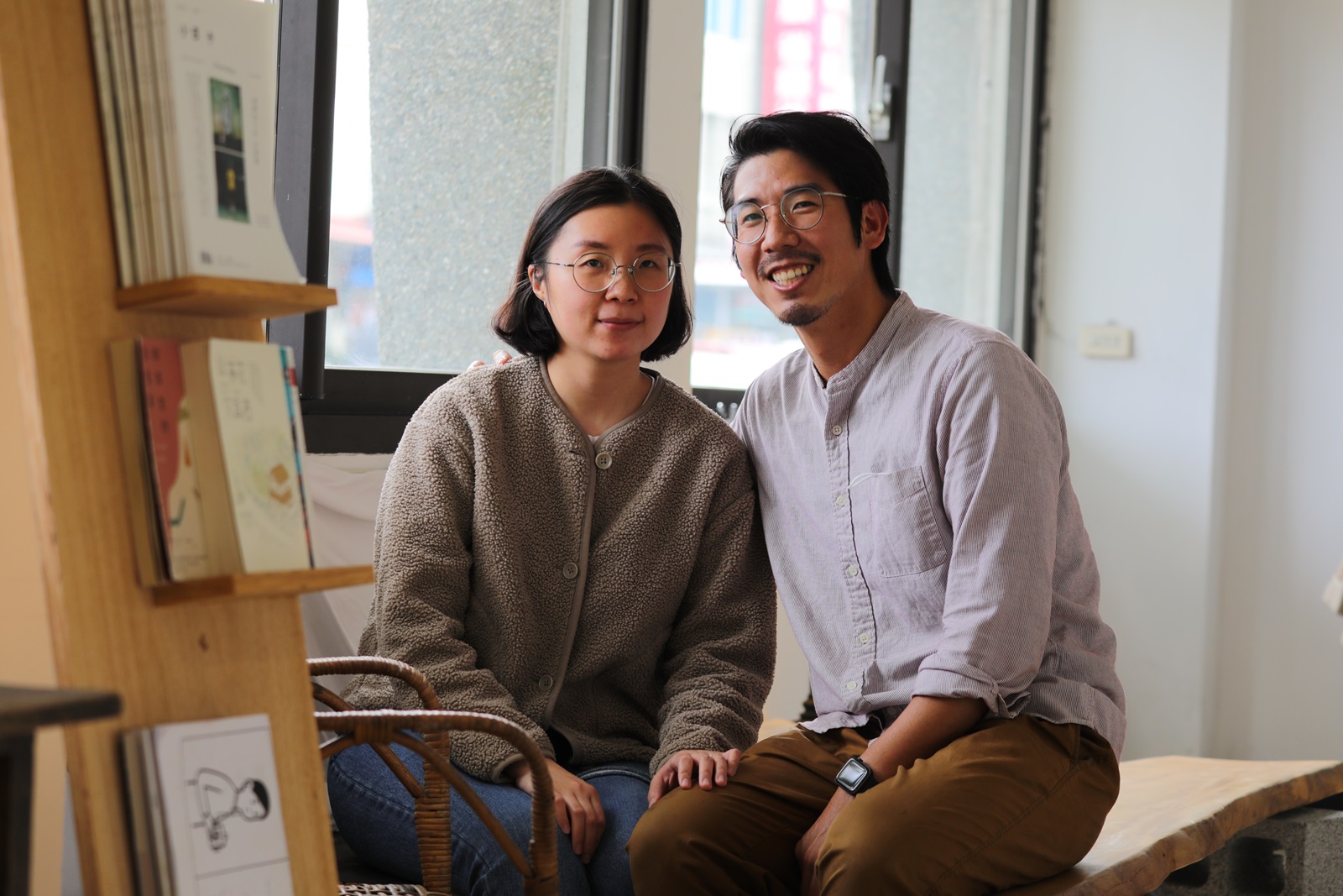 楊佳杰（右）為玉里人，與妻子高譽珮（左）都很愛泡咖啡館。