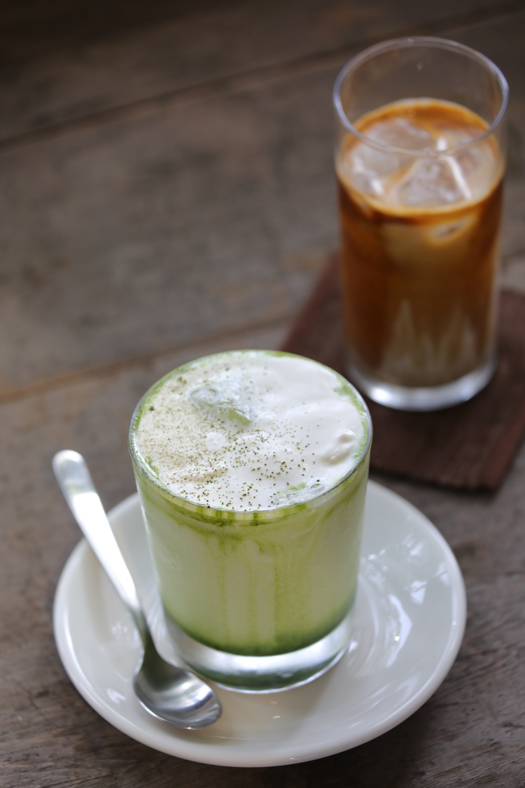 「抹茶牛奶」以日本抹茶加上鮮醇牛奶，滋味濃郁。（130元／杯）