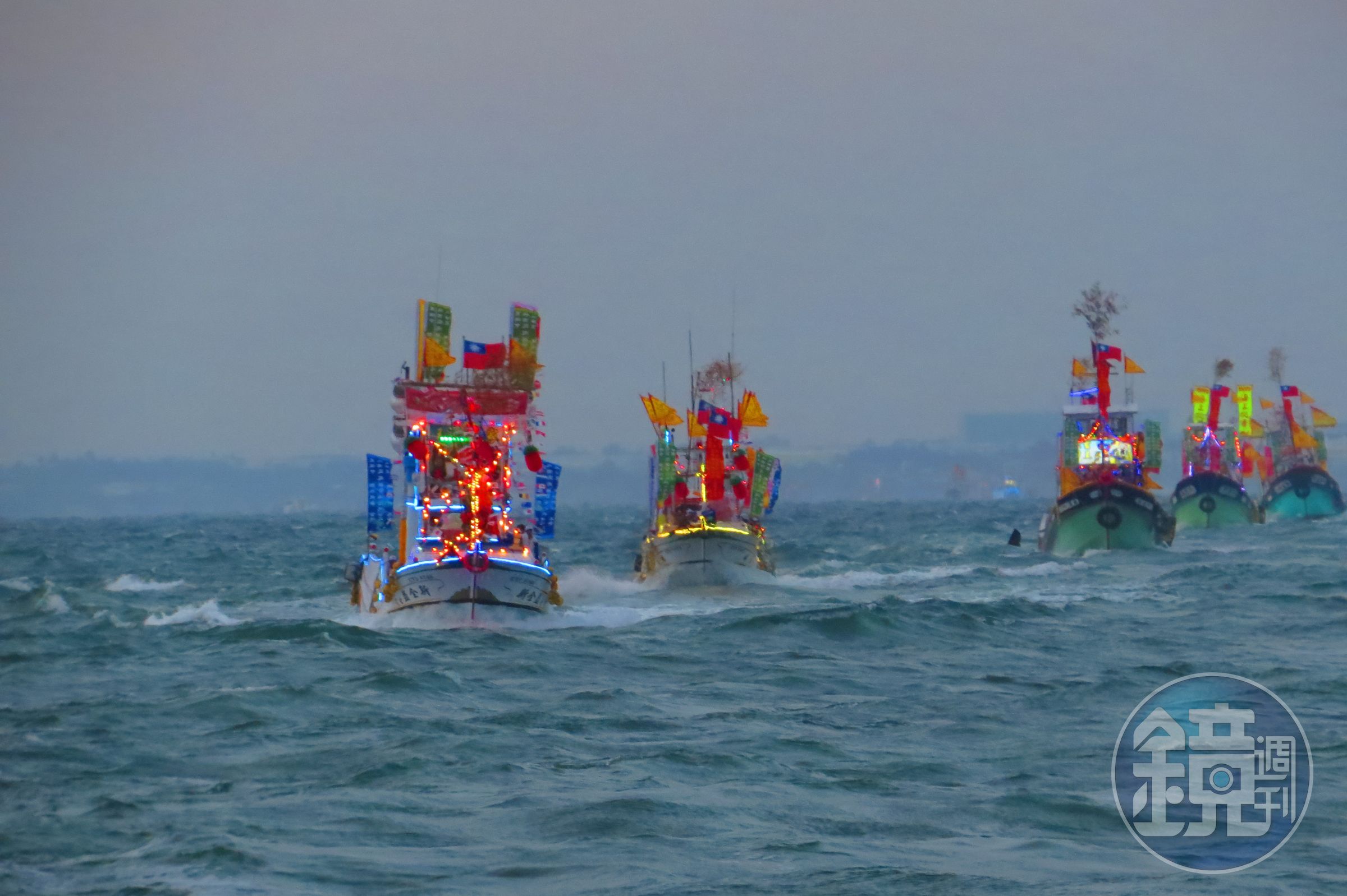 媽祖鑾駕從林園出發，北遶高雄外海。（高雄市政府提供）