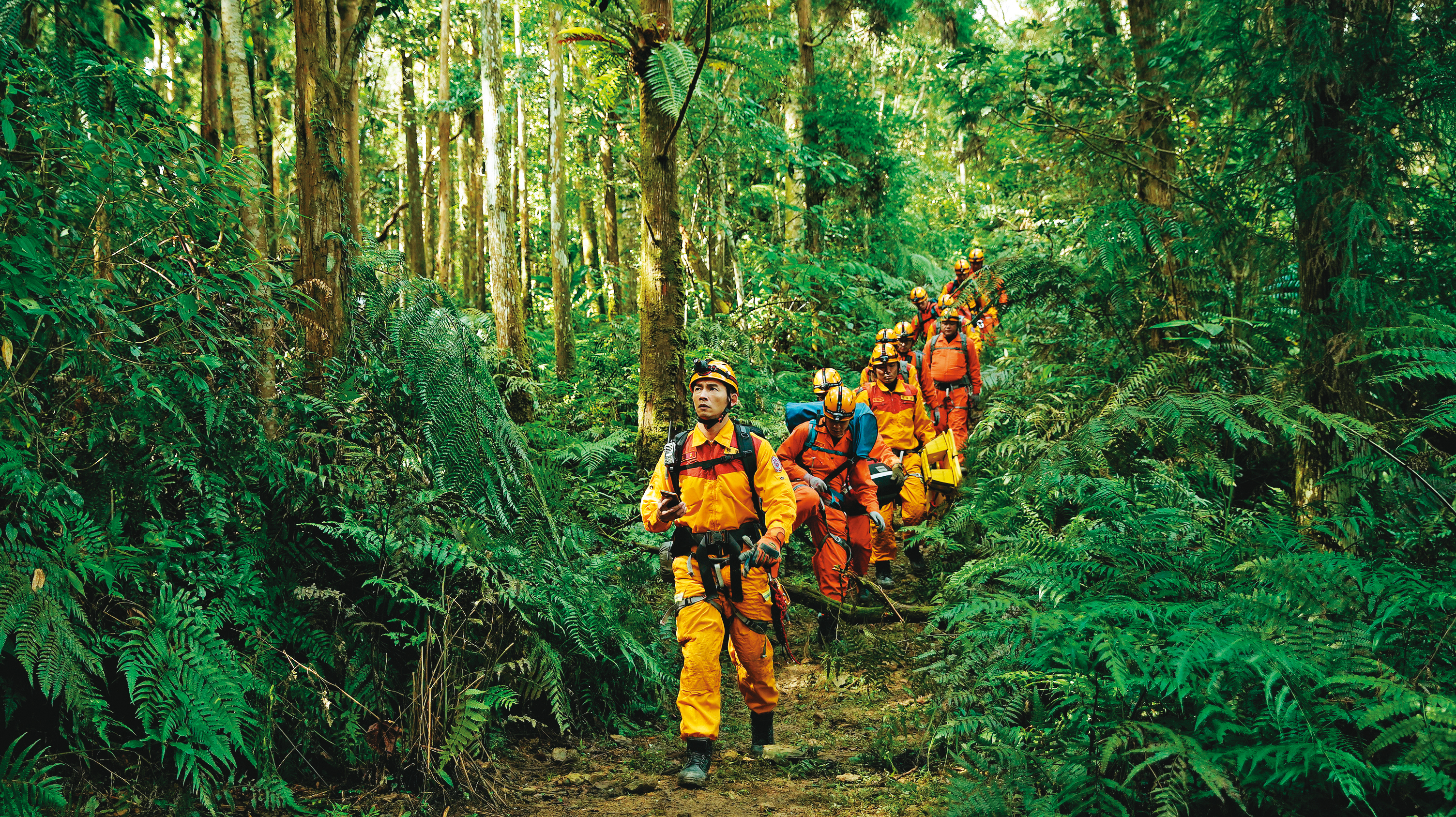《火神的眼淚》山難救援情節，凸顯台灣消防員多元且真實的工作內容。（公視、myVideo提供）