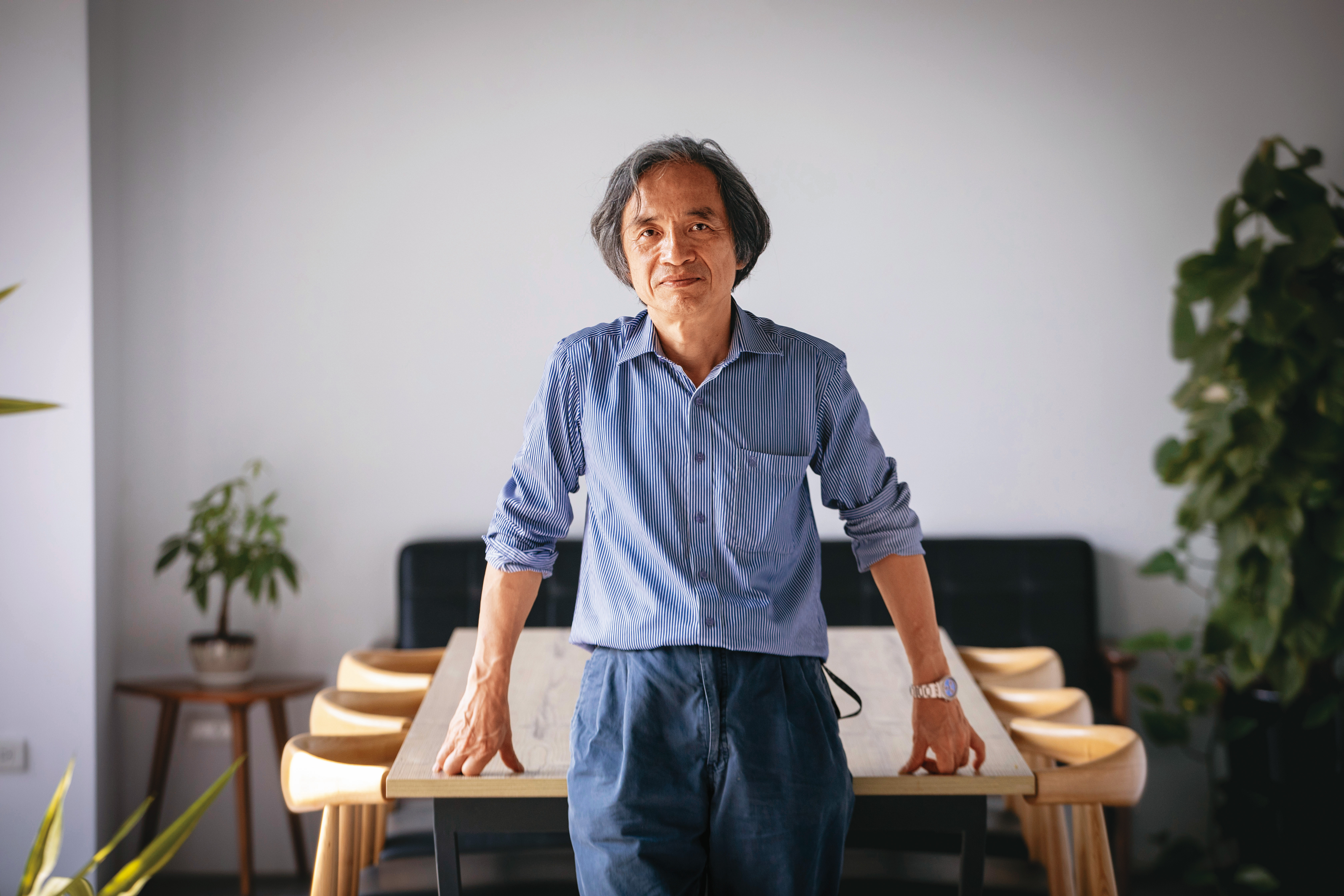 台灣醫界至今普遍不贊成安樂死，但婦產科醫師江盛認為，安樂死的倫理思考其實與墮胎是一樣的。