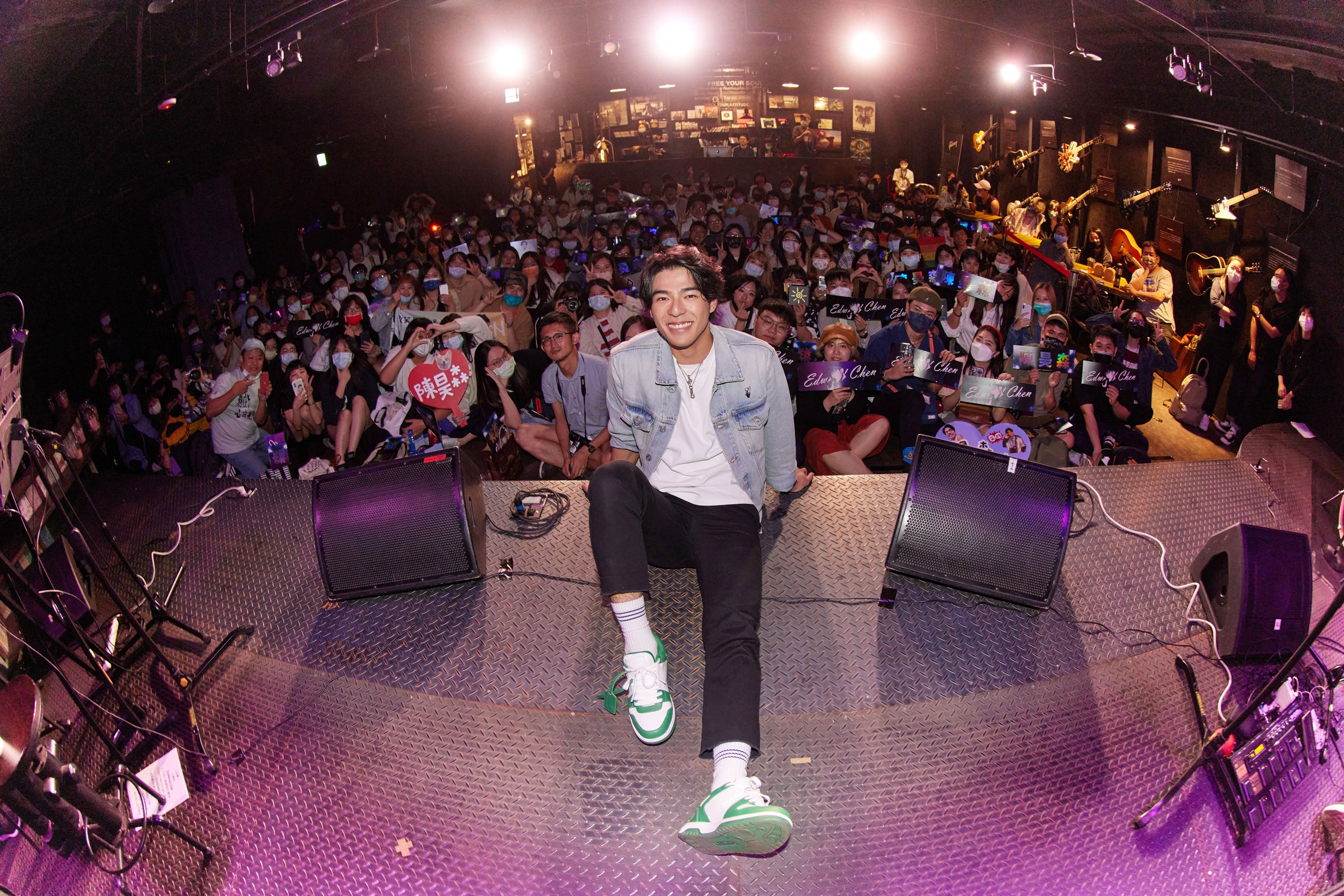 陳昊森舉辦首次live音樂會。（華研國際提供）