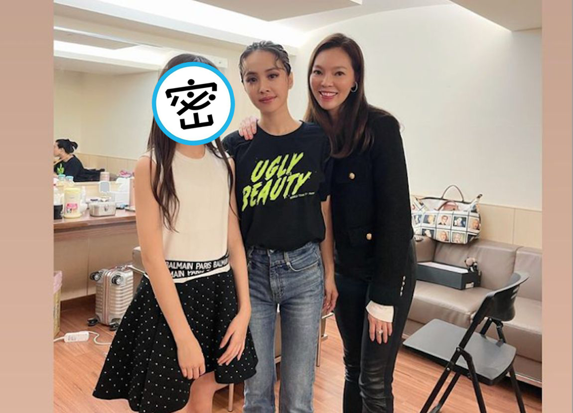 曾馨瑩（右）帶著大女兒妞妞（左）到後台與Jolin相見歡。（翻攝曾馨瑩IG）