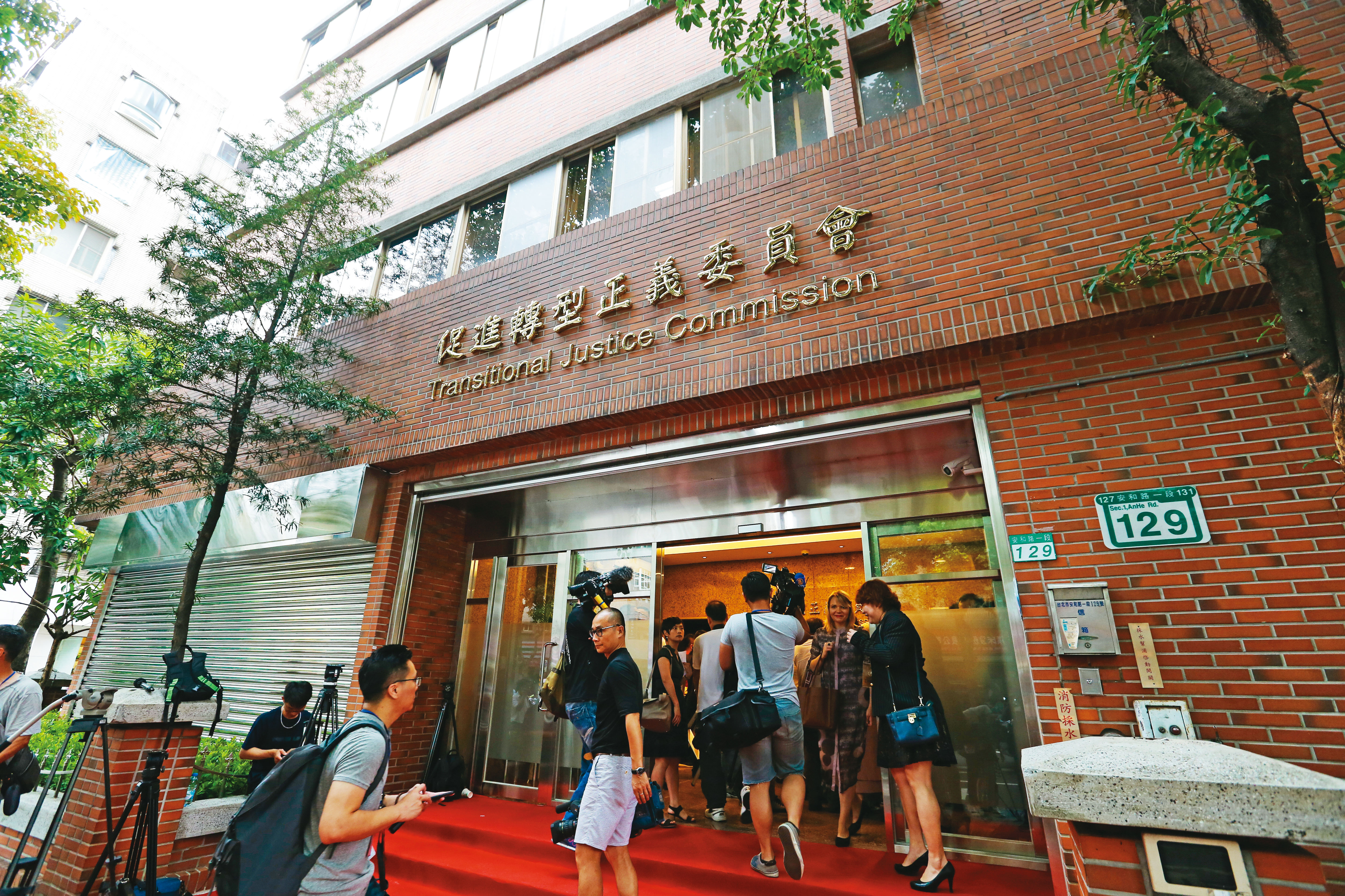 路學敏在2年前向促轉會申請平冤，調出了千餘頁資料。