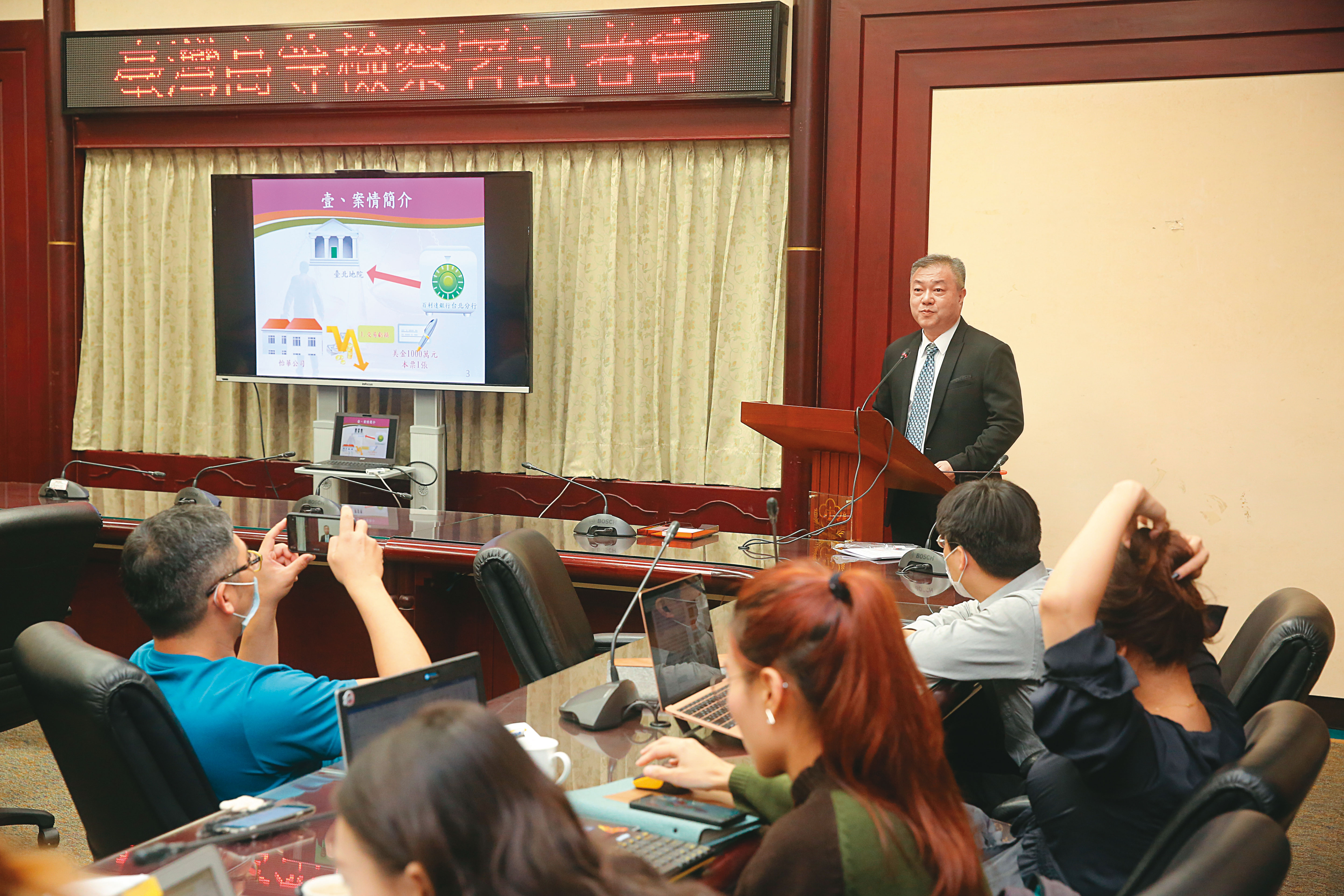 本刊踢爆石木欽案後，高檢署替冤死的巴黎銀行經理諸慶恩聲請再審平冤，路學敏看了報導，也希望透過本刊披露他的遭遇，助他爭取清白。