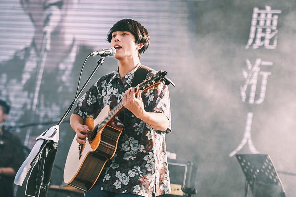 謝博安14歲奪下《超級偶像》冠軍一度聲名大噪，不過隨後就淡出演藝圈，直至2019年組織獨立樂團「鹿洐人」。（翻攝自謝博安臉書）
