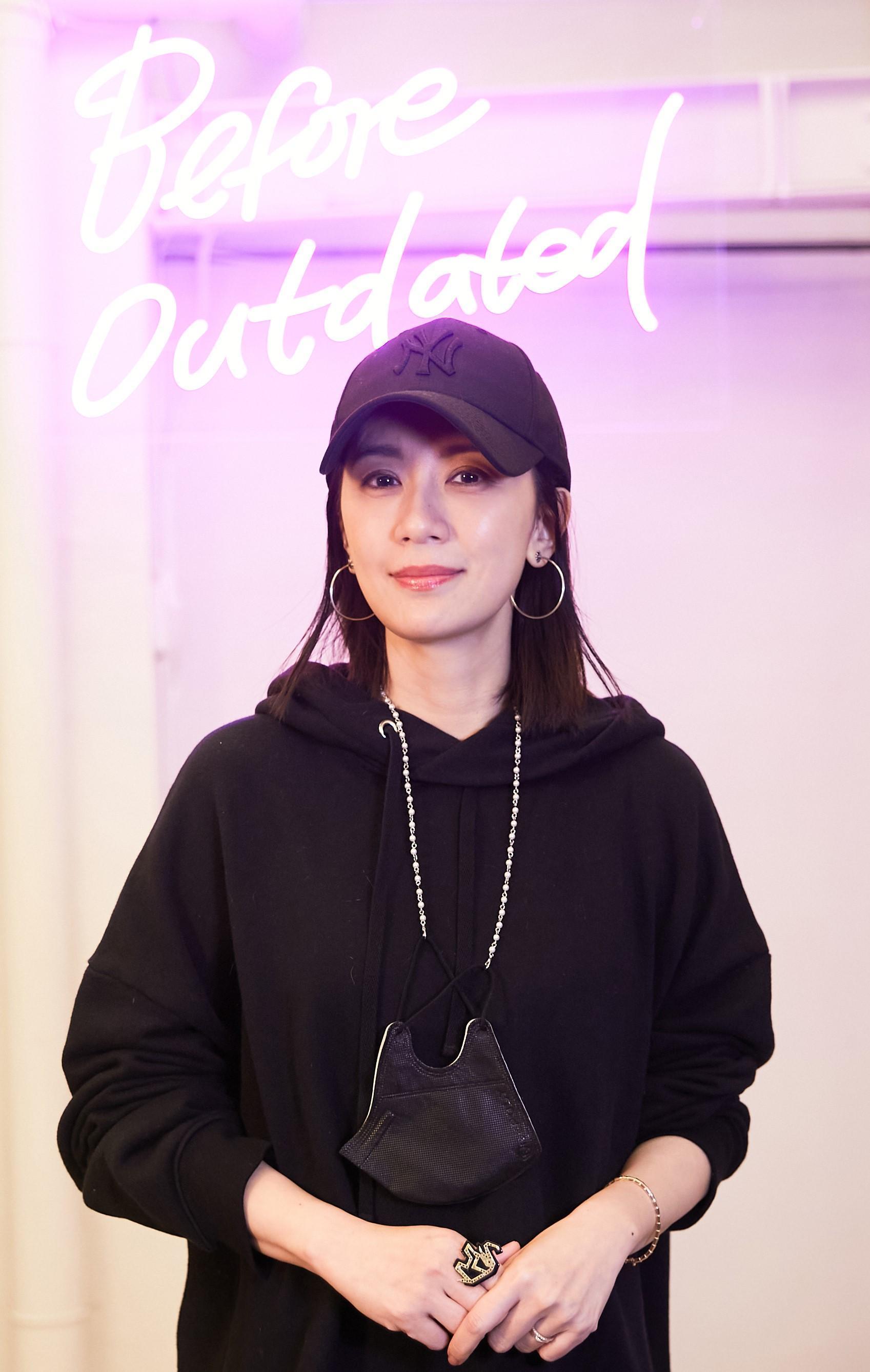 賈靜雯看了王安琪的舞台劇深受感動，不諱言有機會也想挑戰獨角戲。（大慕影藝提供）
