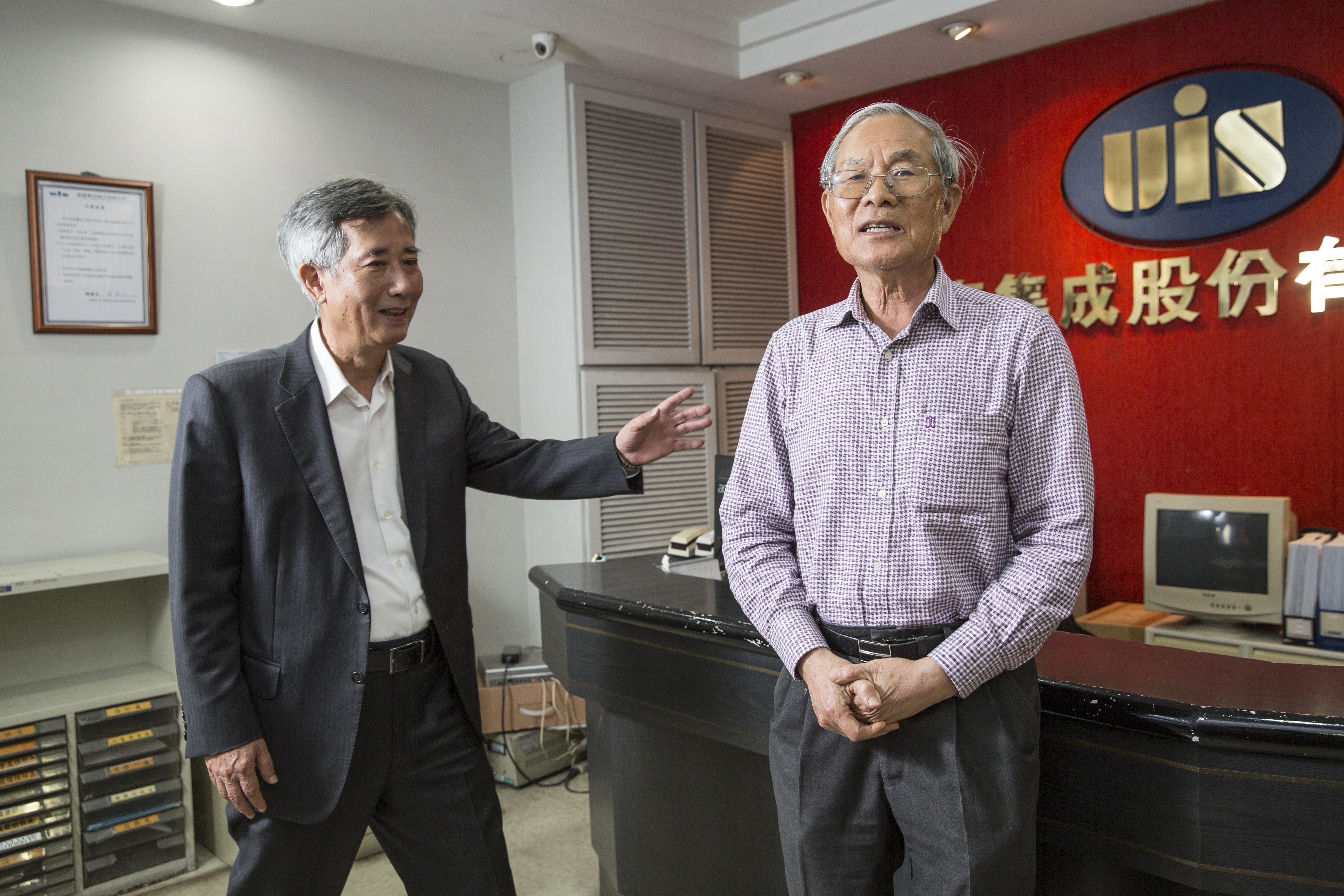 交大是國內科技業搖籃，創辦漢唐的王燕群、陳朝水（右）、陳柏辰（左）都是交大人。