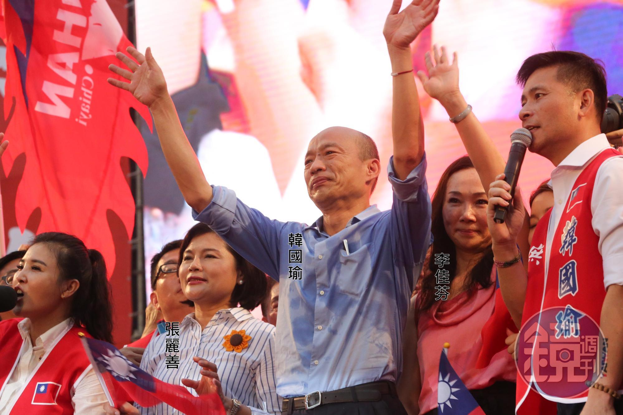 韓國瑜近日開始走訪地方並拜會昔日戰友，未料地方派系對是否挺韓選主席，態度保留。圖為2019年6月韓國瑜在凱道造勢。（本刊資料照）