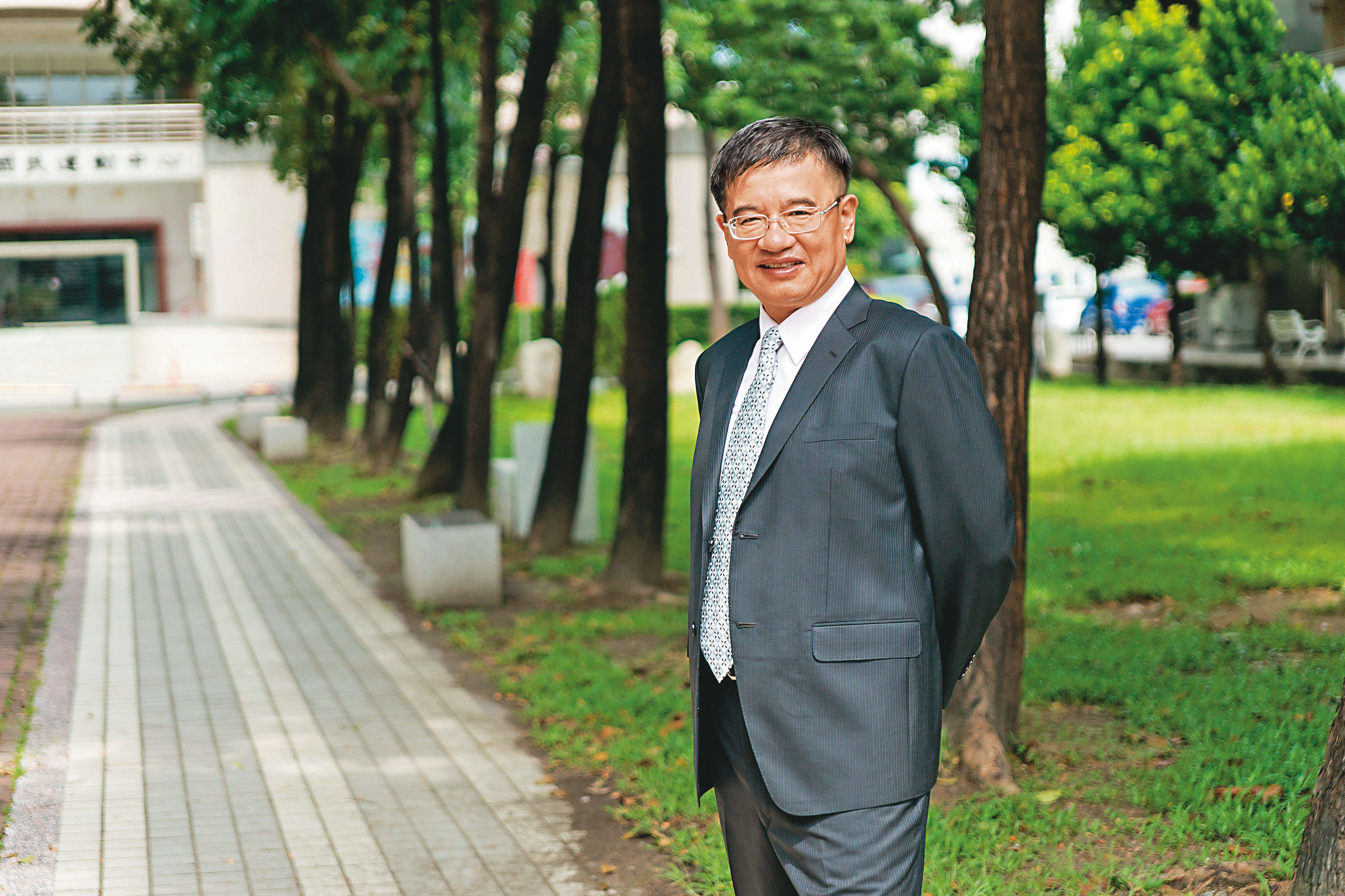 國立高雄科技大校長楊慶煜涉嫌護航大老闆取得學位、包庇狼師。（翻攝高科大官網）