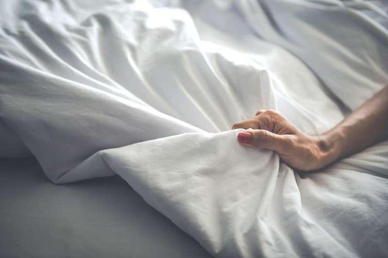 妻子婚前守身如玉，婚後洞房時，丈夫發現妻子沒落紅竟然氣炸了。（示意圖，pexels）