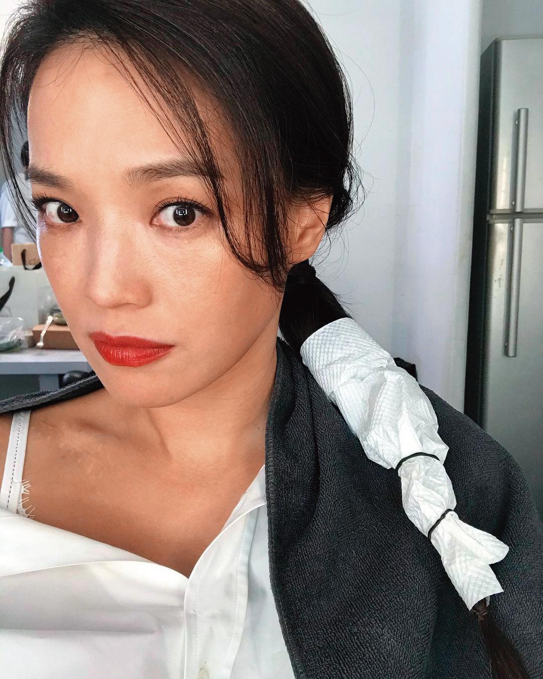 舒淇傳被黎明家人排斥之後，她得了金馬影后，如今也是看來婚姻幸福。（翻攝舒淇IG）